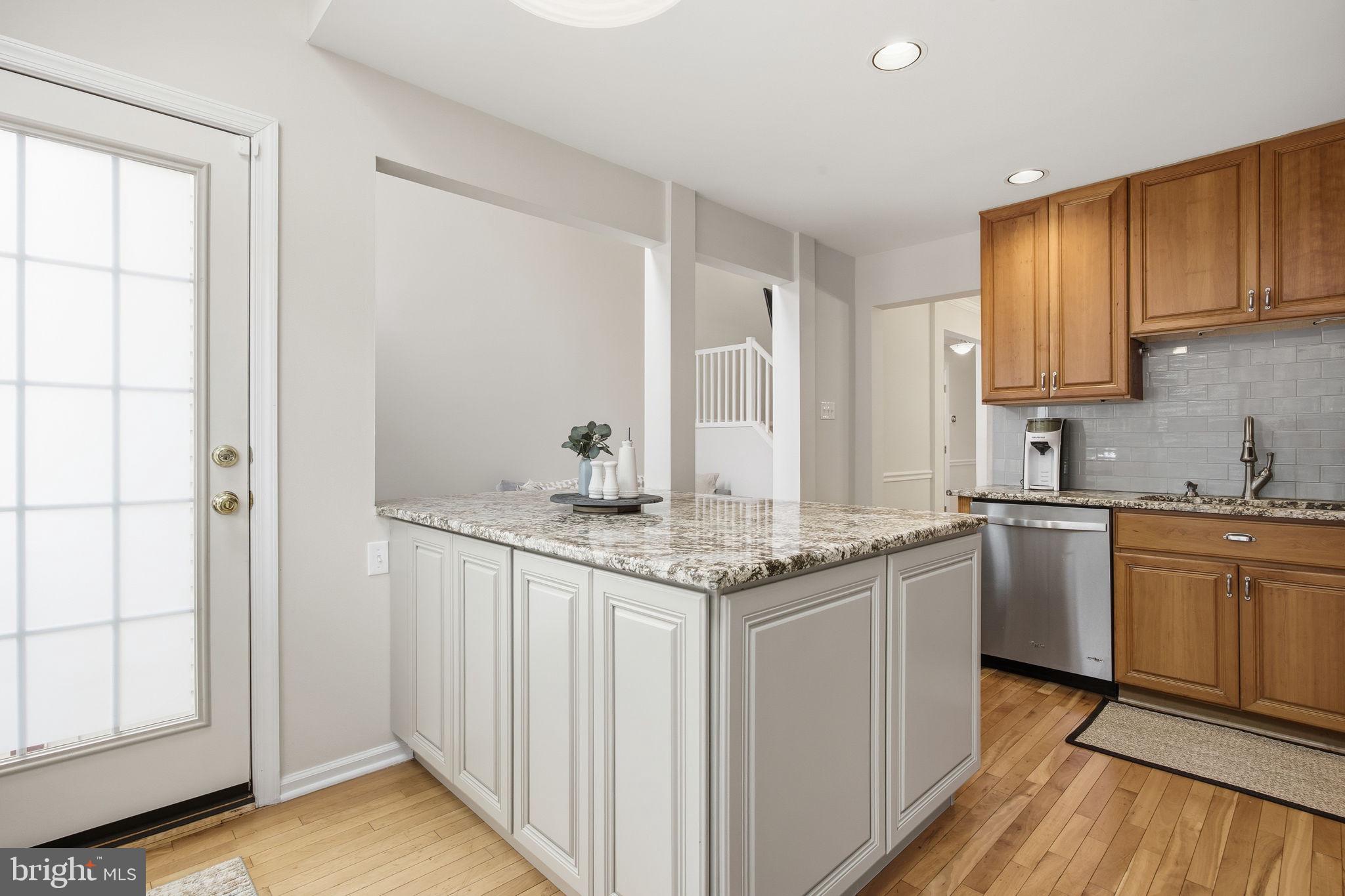 WILSHIRE HUNT - Residential