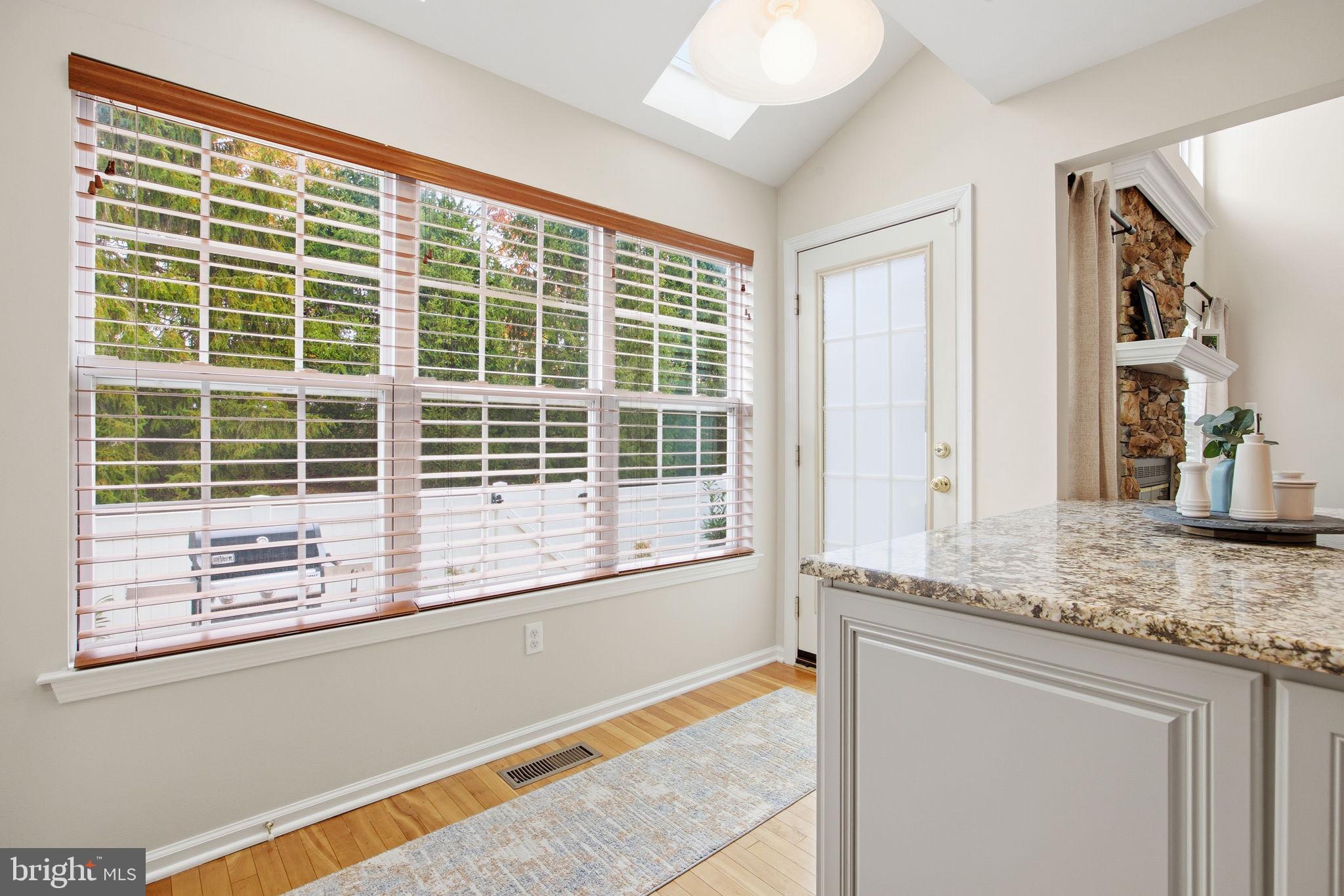 WILSHIRE HUNT - Residential