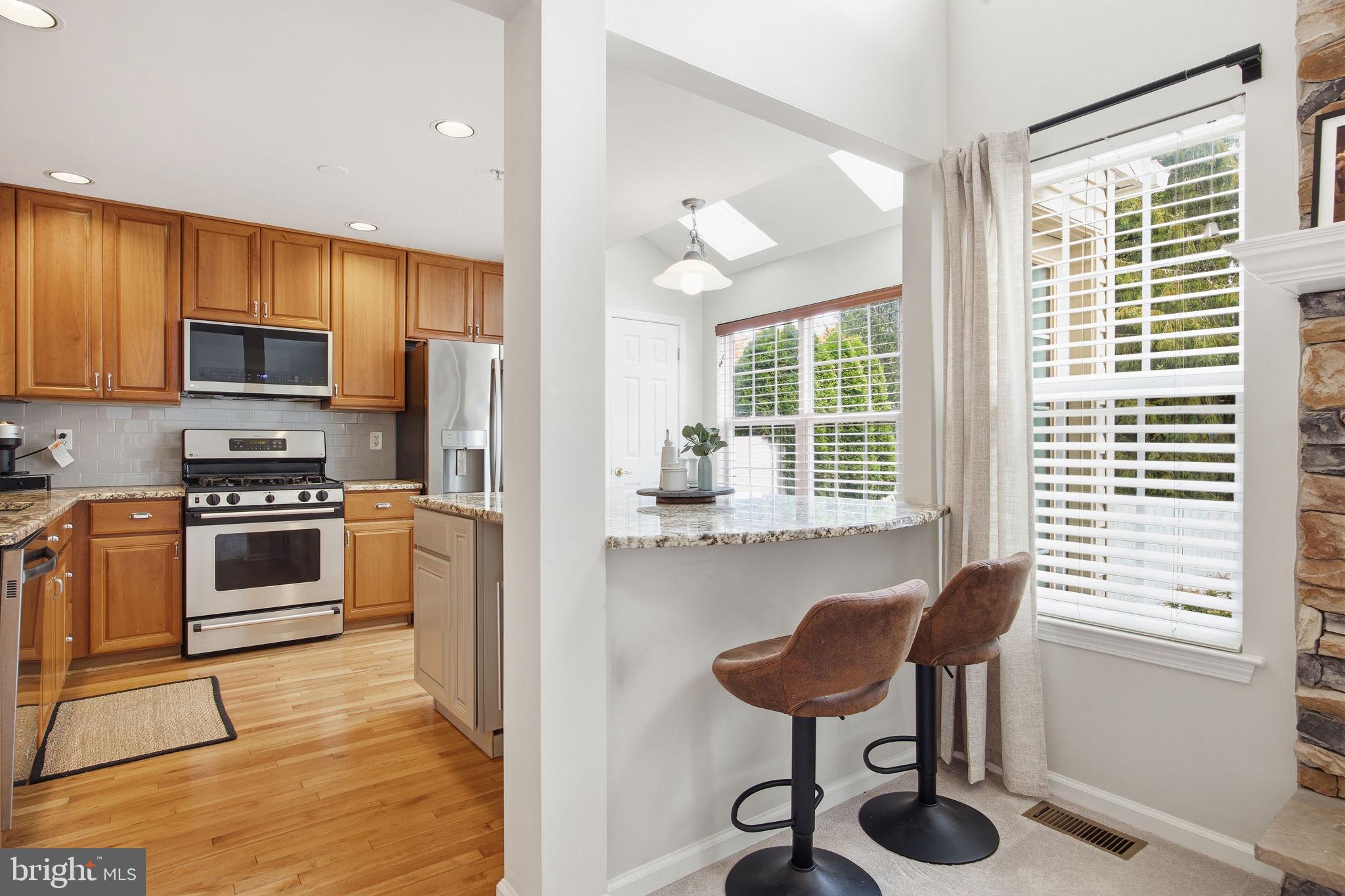 WILSHIRE HUNT - Residential