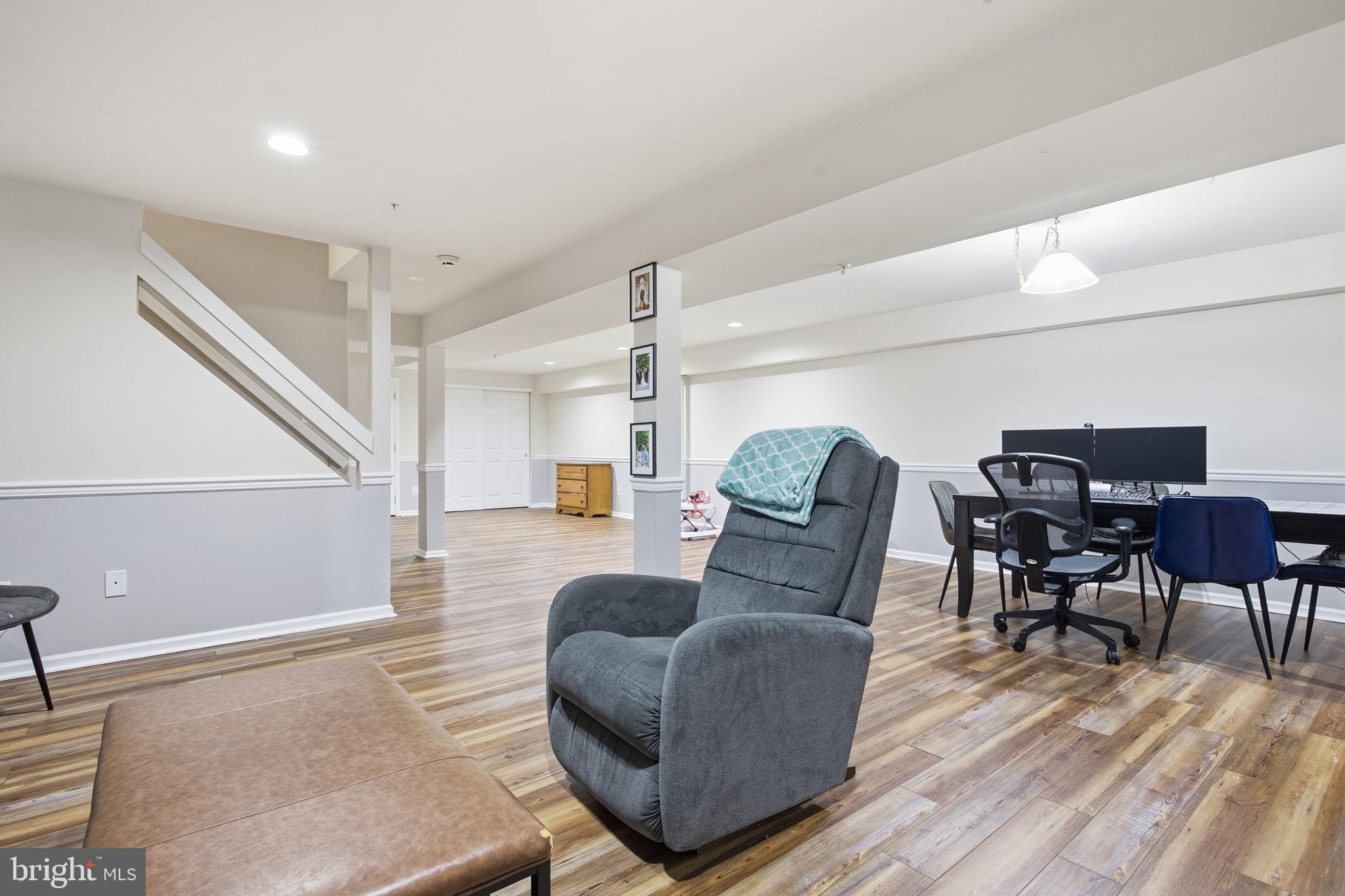 WILSHIRE HUNT - Residential