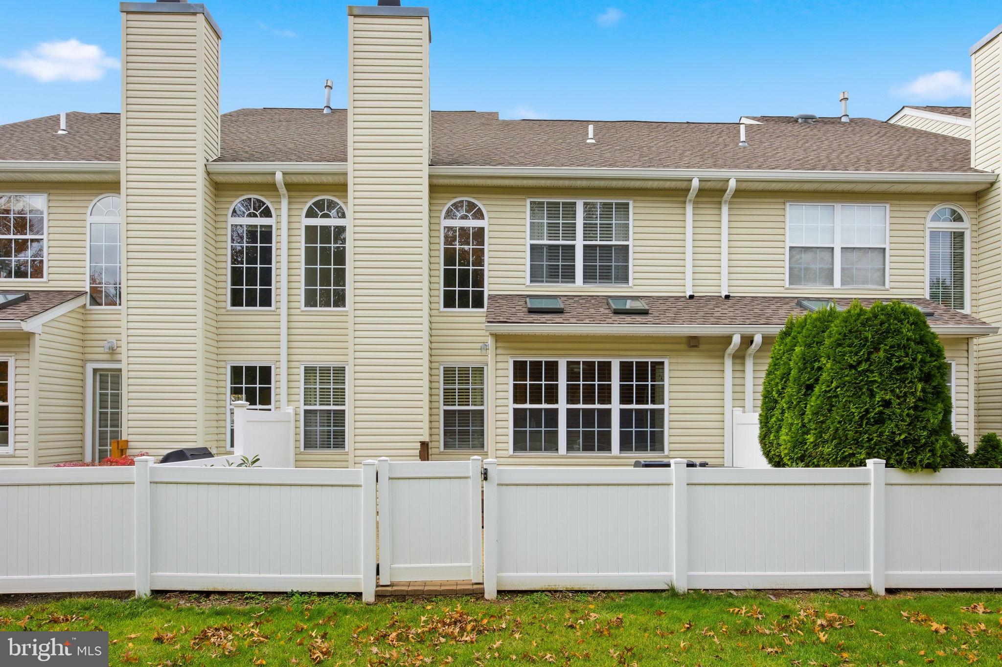 WILSHIRE HUNT - Residential