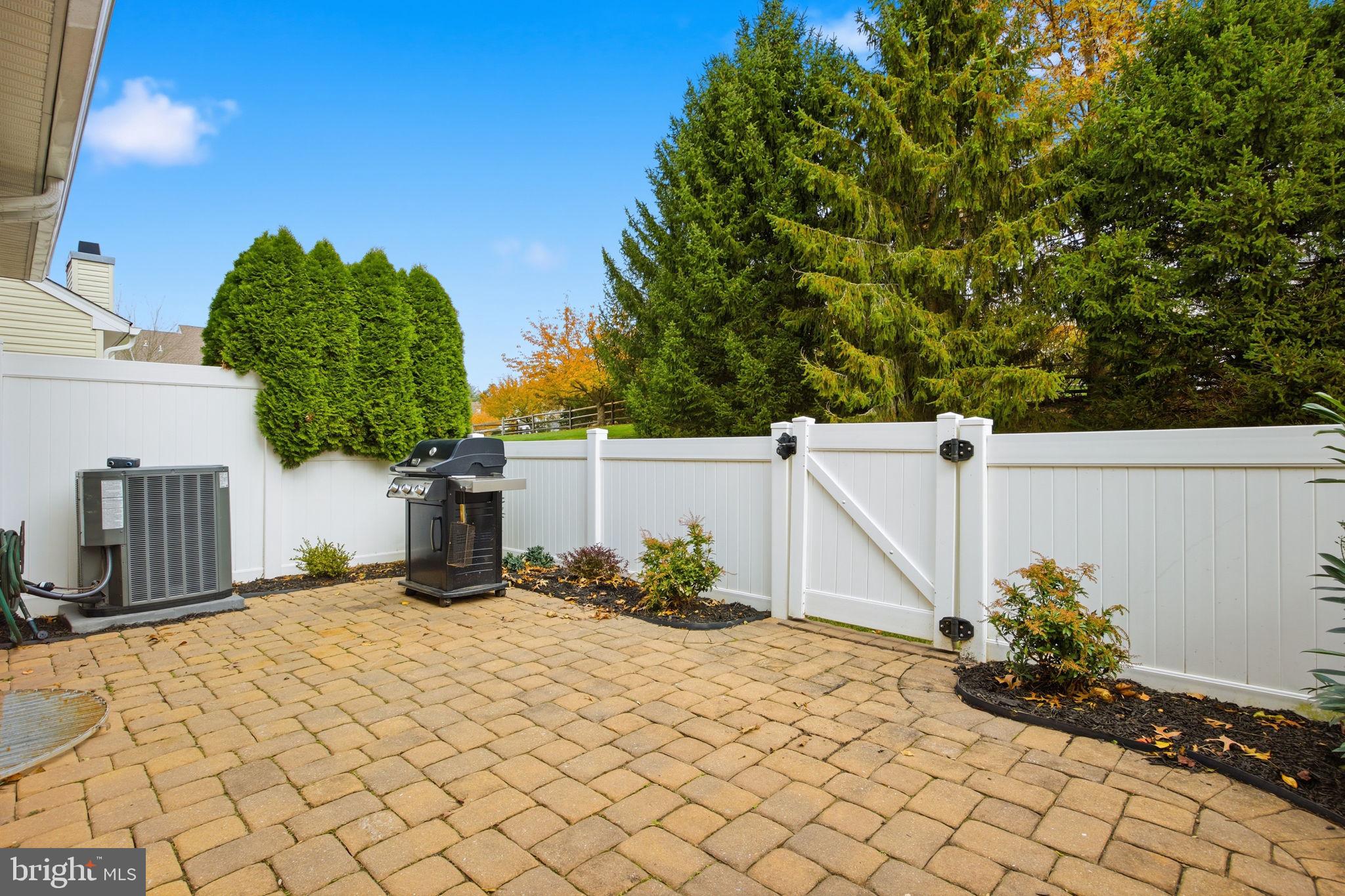 WILSHIRE HUNT - Residential