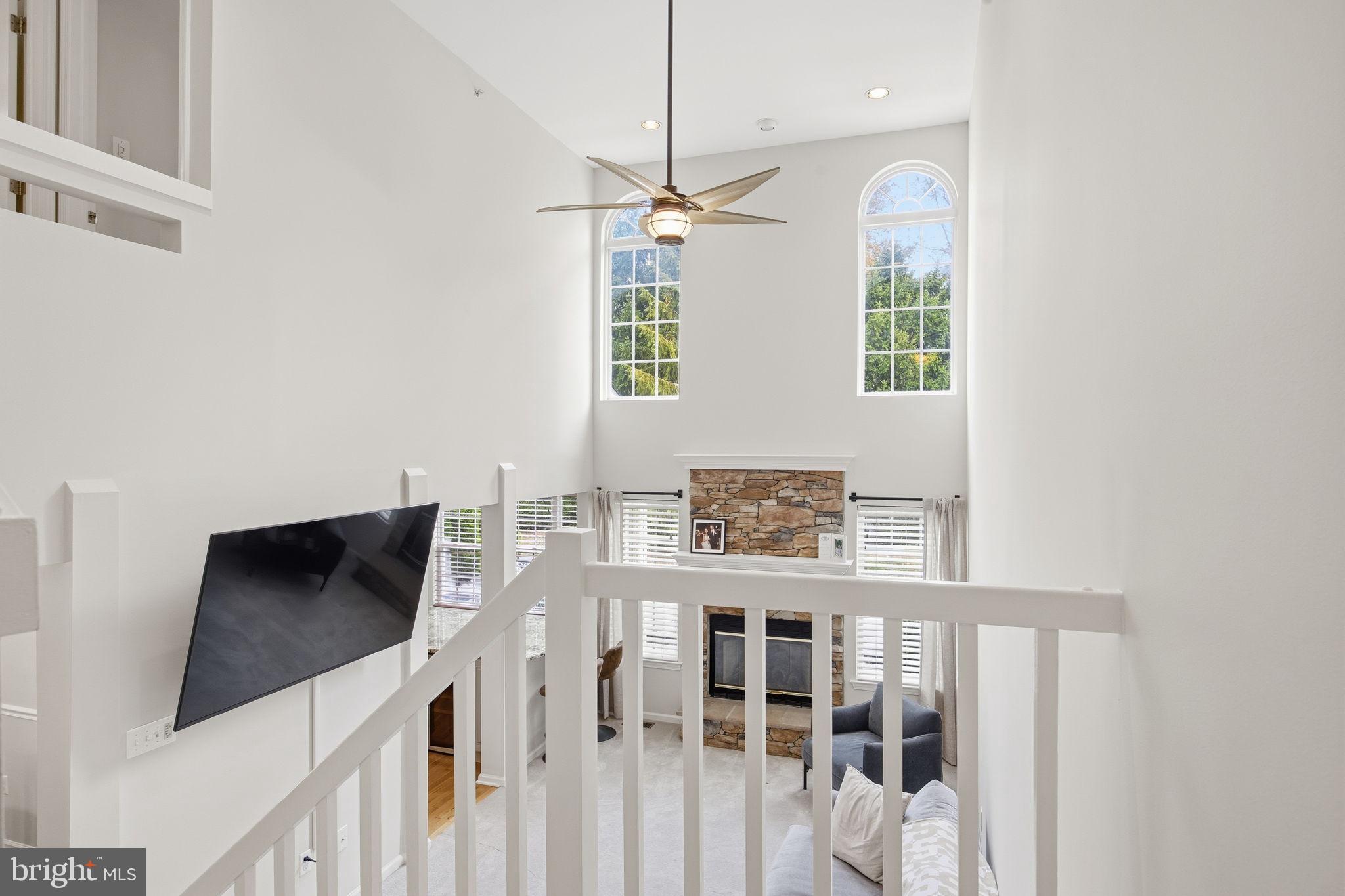 WILSHIRE HUNT - Residential