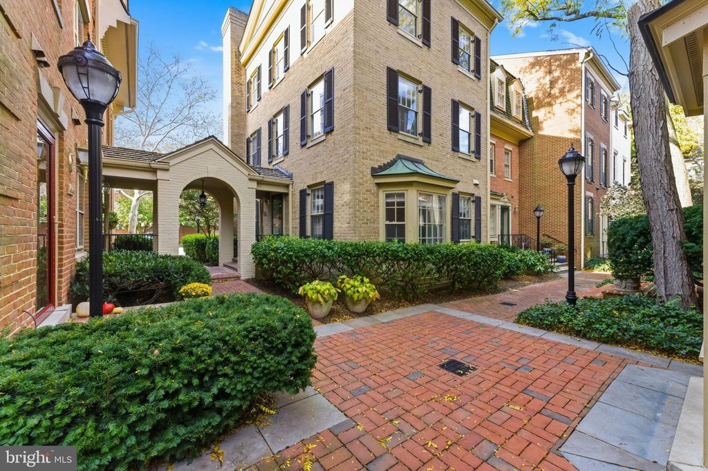 Photo of 4354 Westover Place NW, WASHINGTON, DC 20016 (MLS # DCDC2229732)