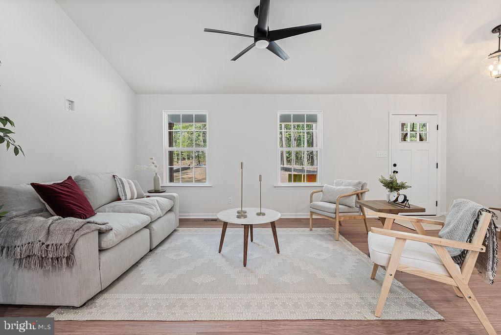 LAKE CAROLINE - Residential