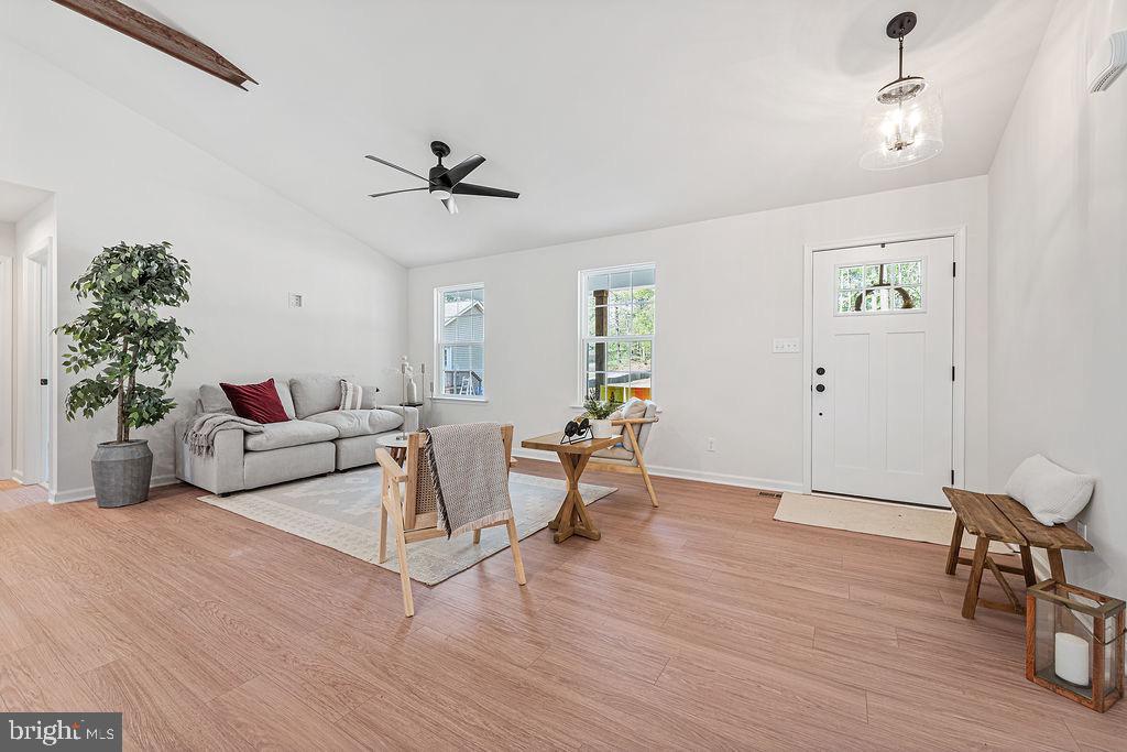 LAKE CAROLINE - Residential