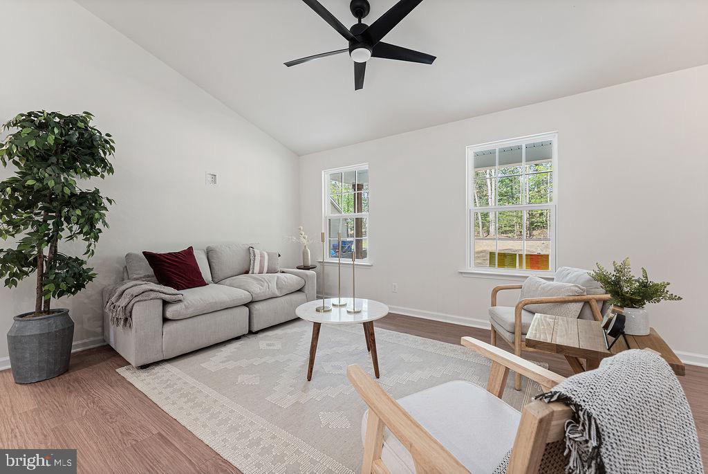 LAKE CAROLINE - Residential