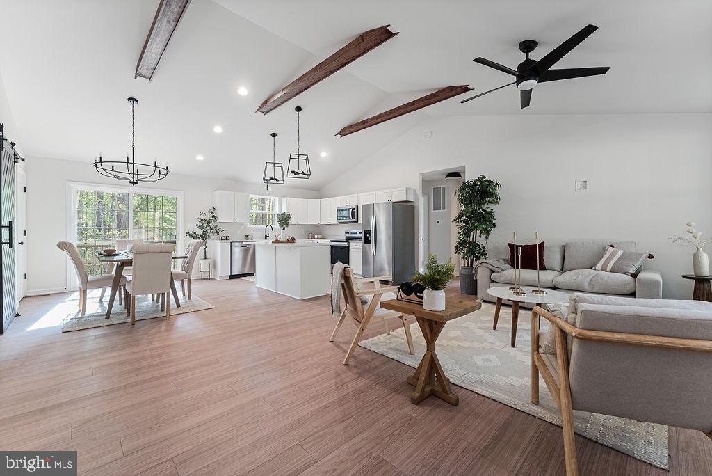 LAKE CAROLINE - Residential