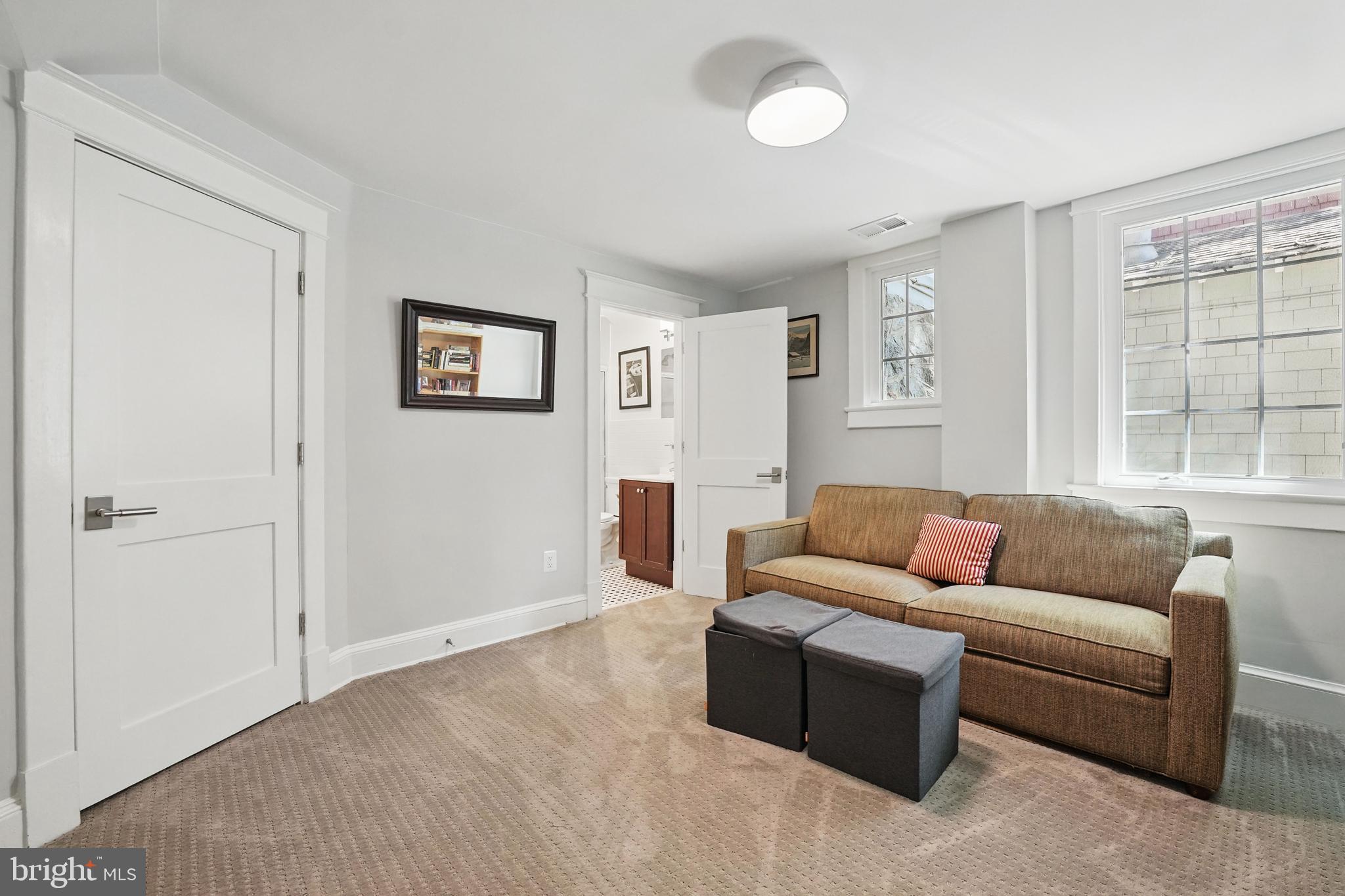 CHEVY CHASE - Residential