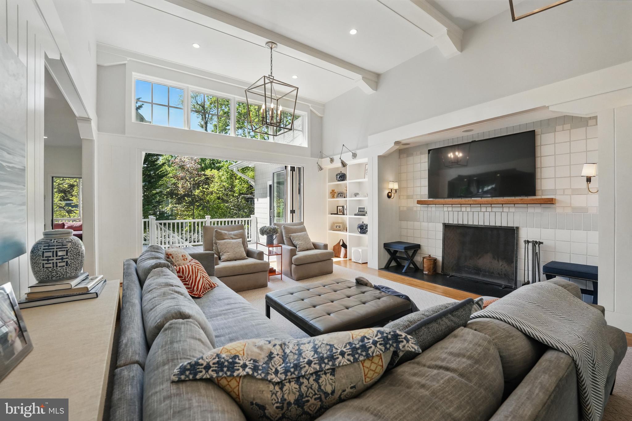 CHEVY CHASE - Residential