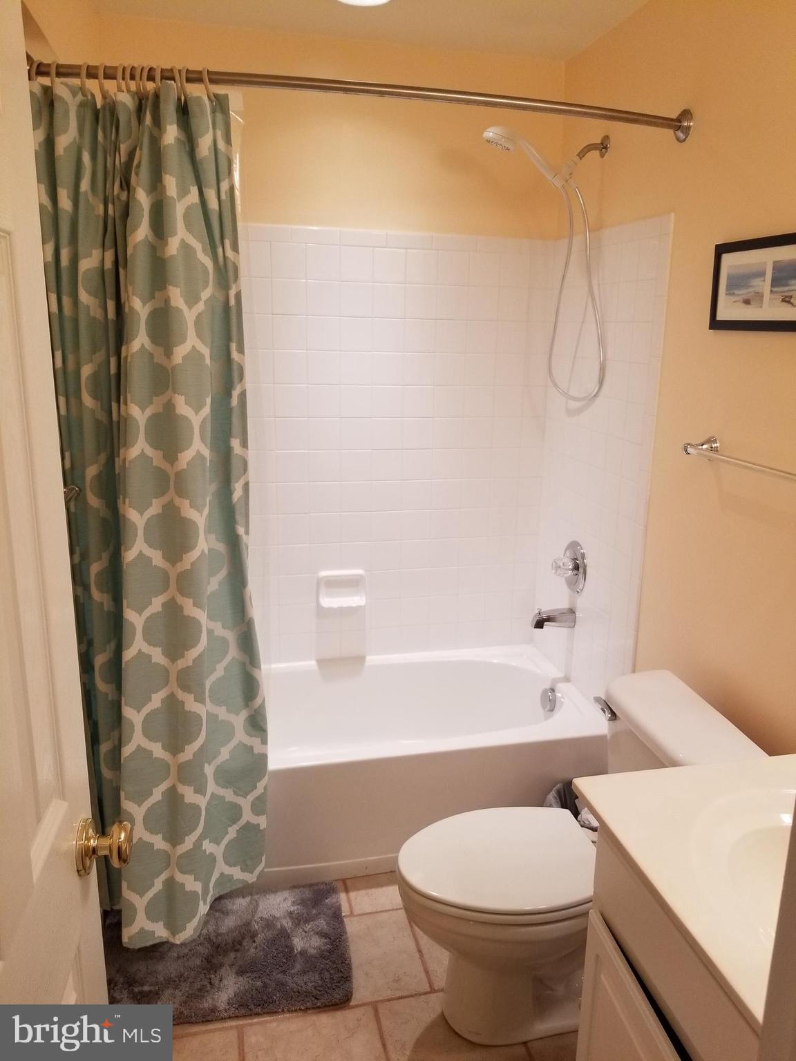 APPLE GLEN - Residential Lease