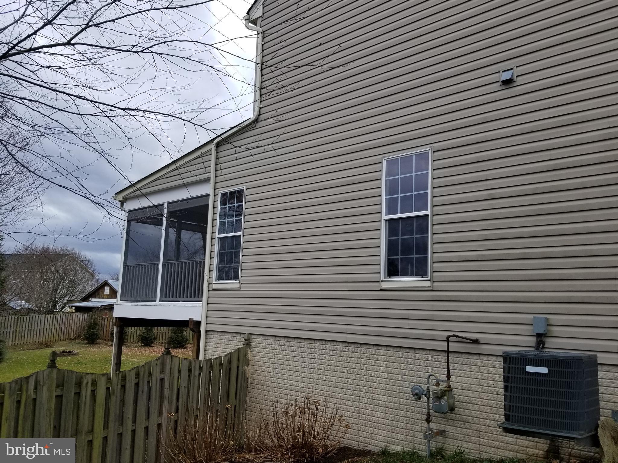 APPLE GLEN - Residential Lease