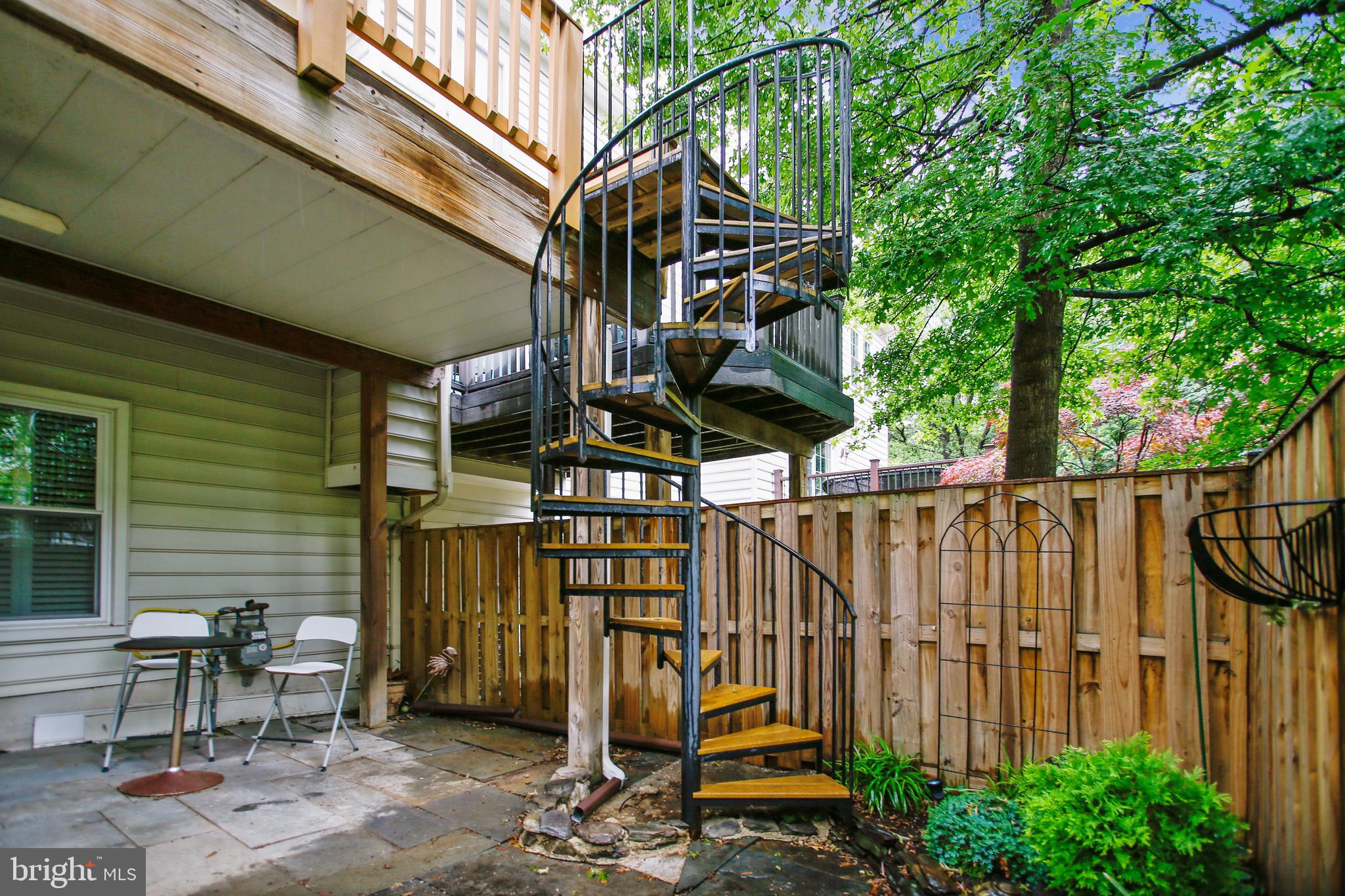 QUAKER HILL - Residential