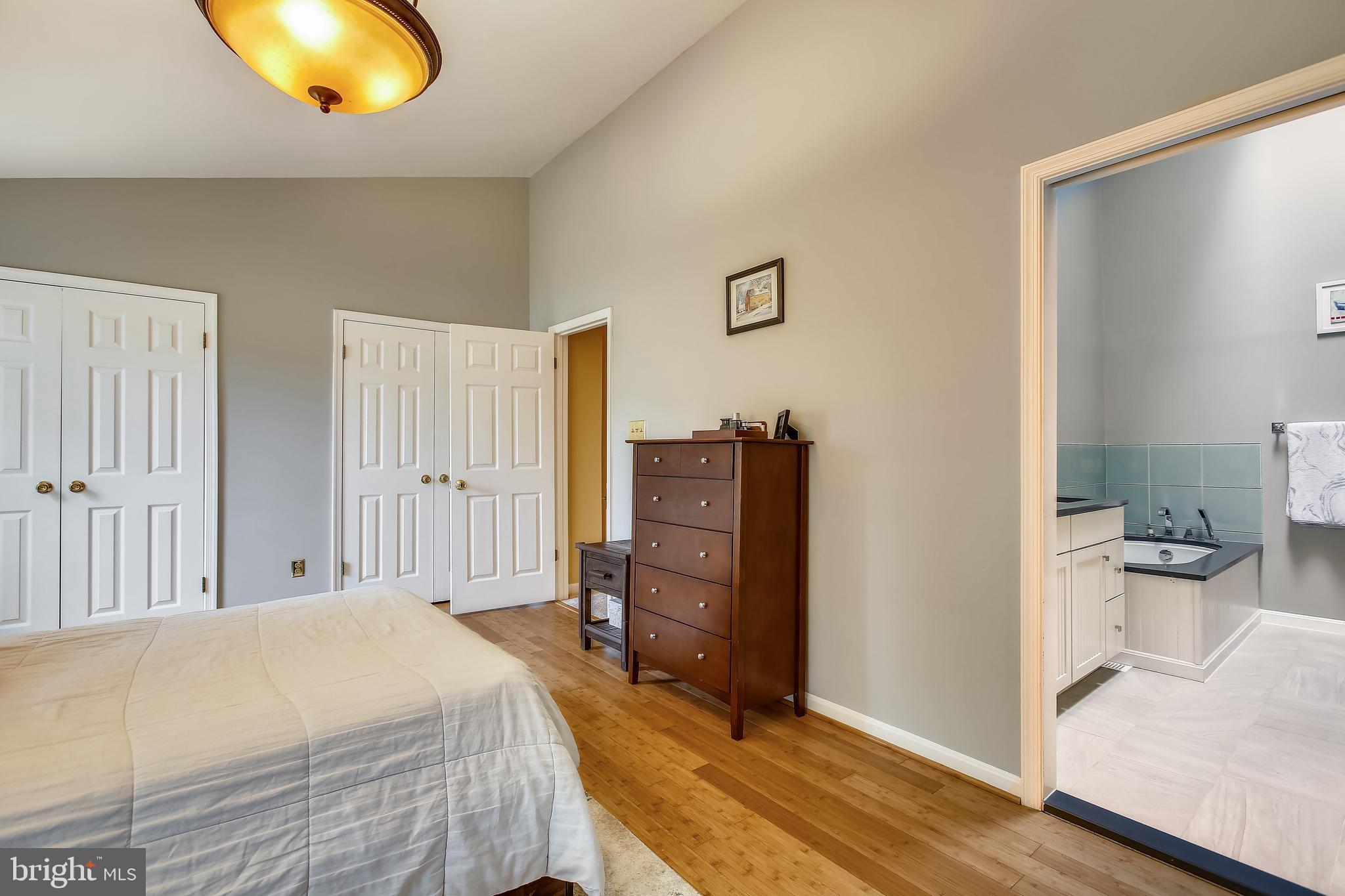 QUAKER HILL - Residential