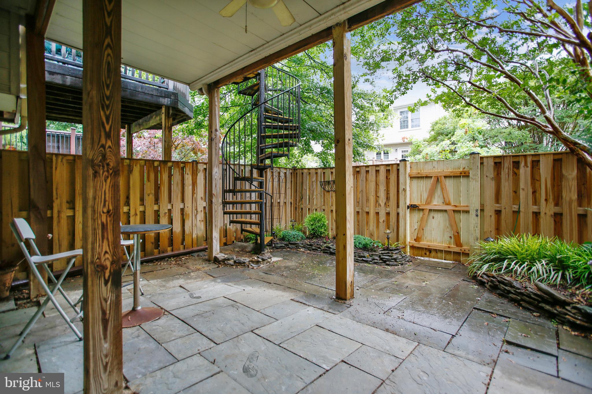 QUAKER HILL - Residential