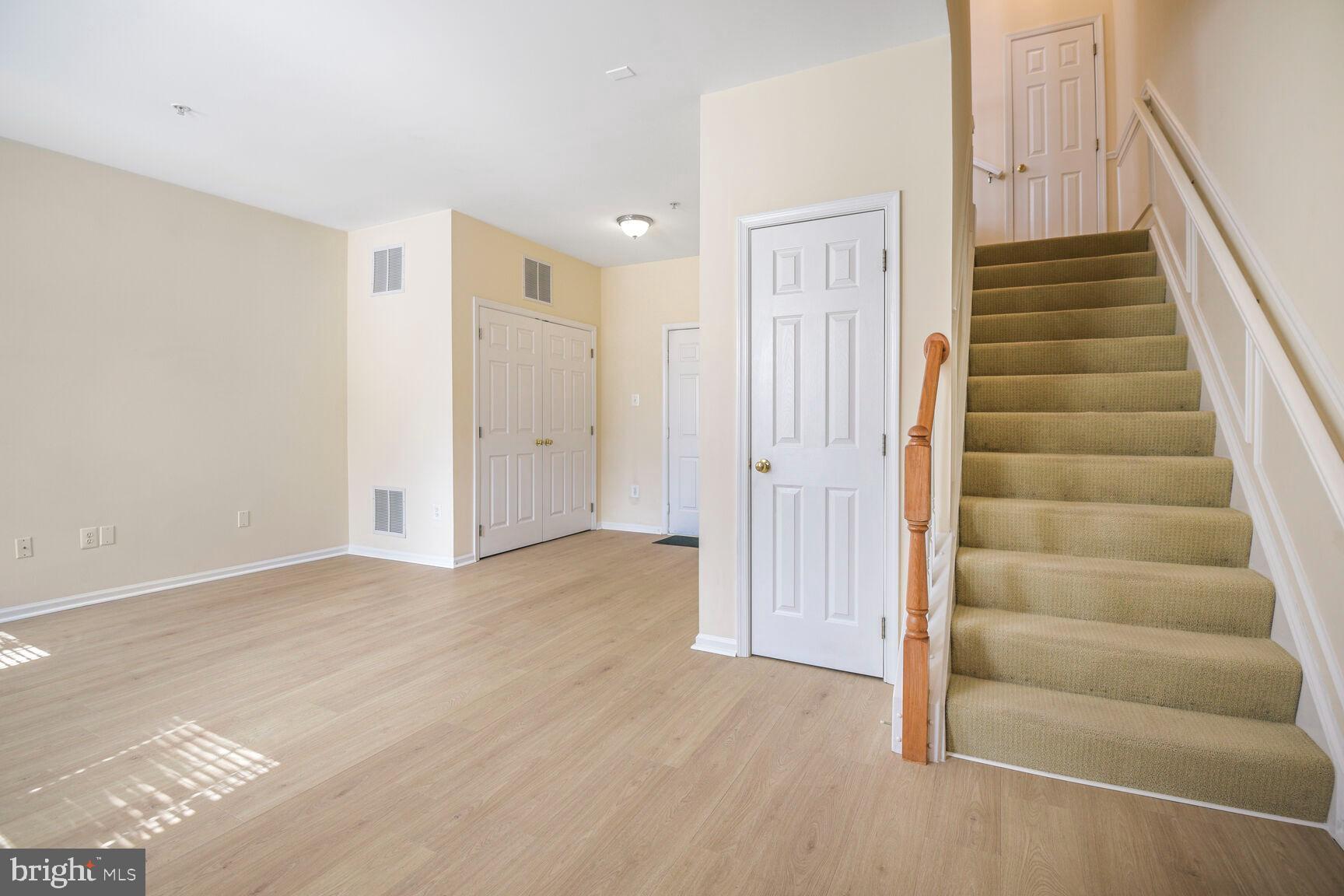 KING FARM WATKINS POND - Residential