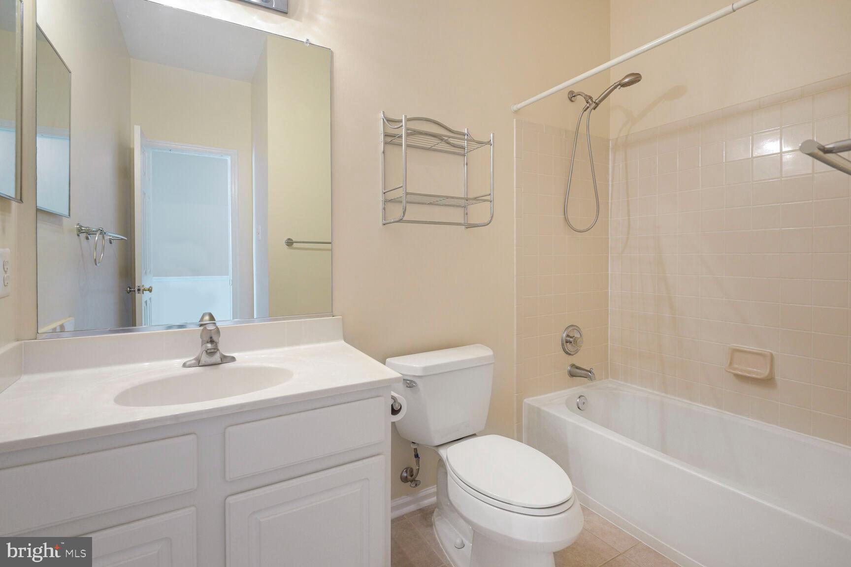 KING FARM WATKINS POND - Residential