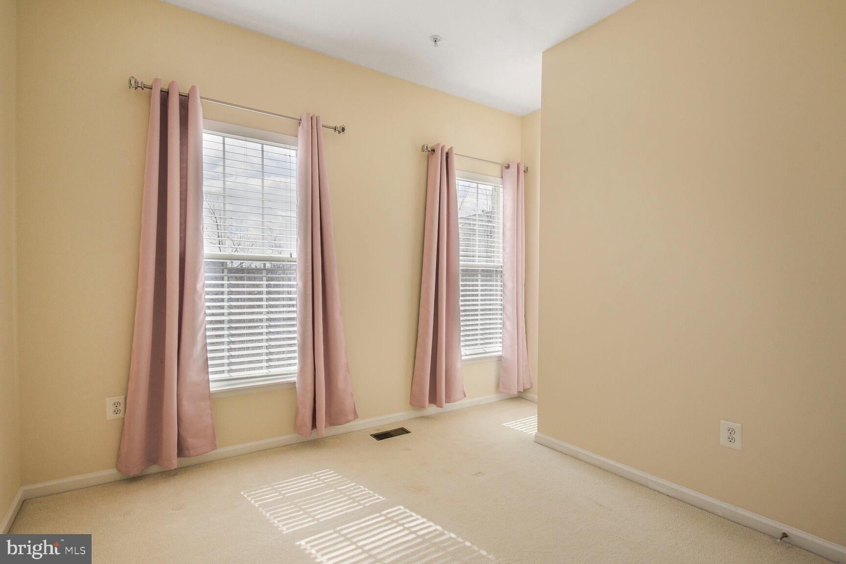 KING FARM WATKINS POND - Residential