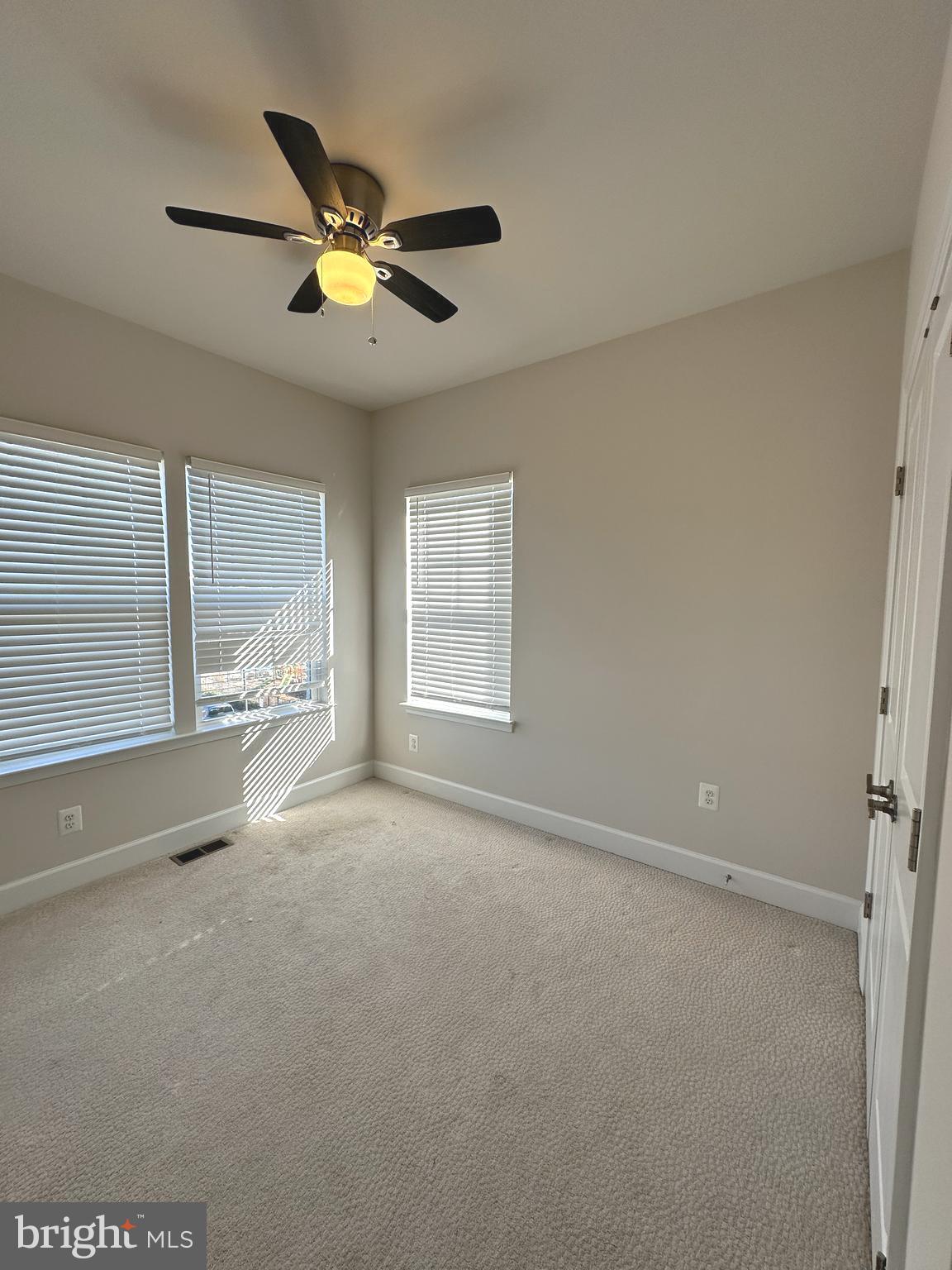 CENTRAL PARK - Residential Lease