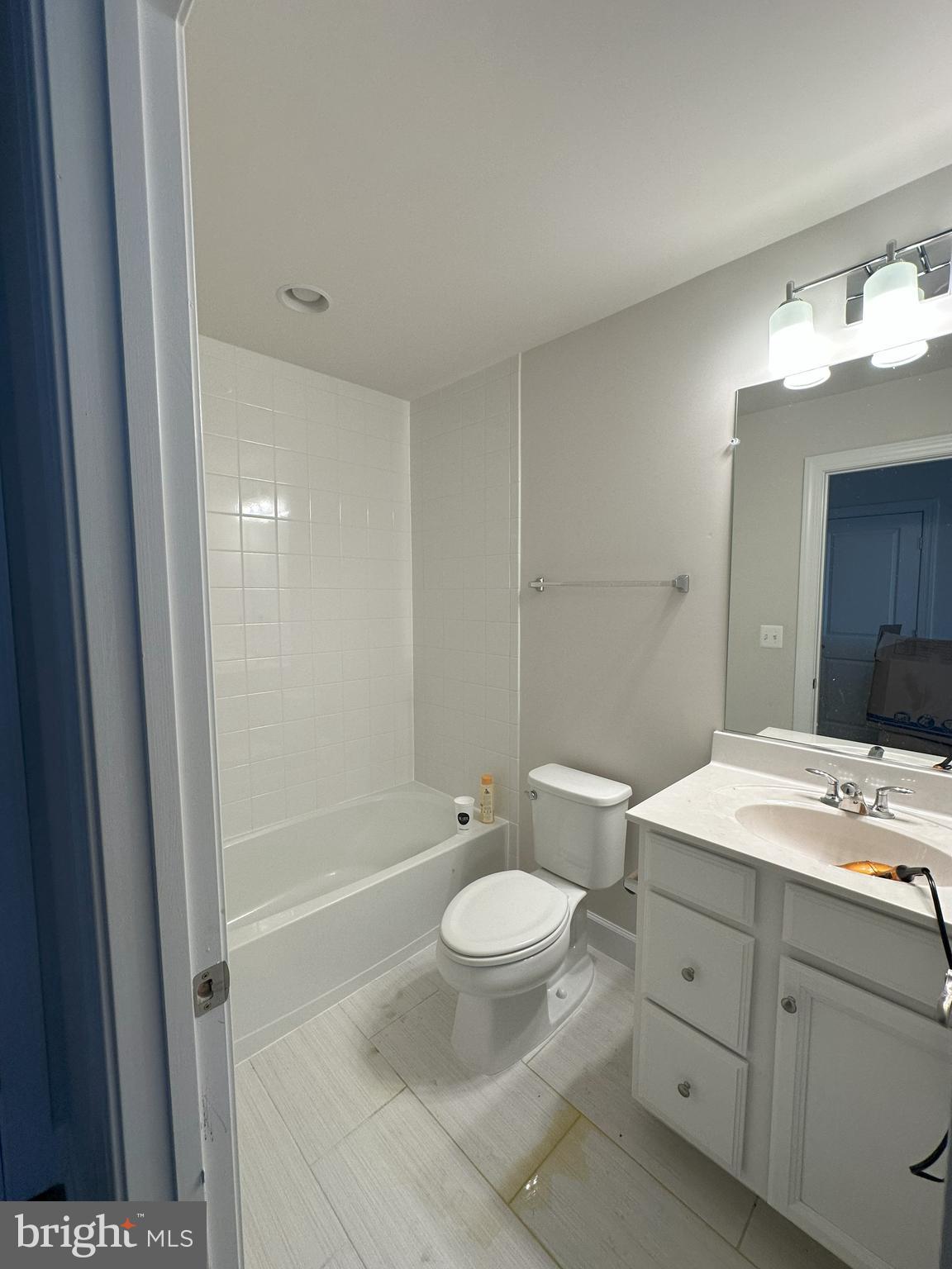 CENTRAL PARK - Residential Lease