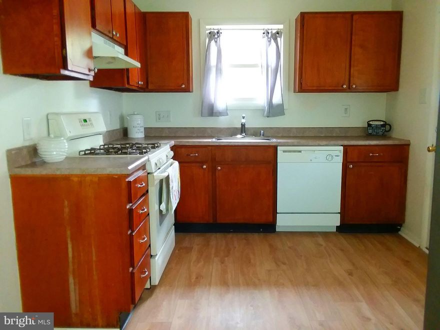 Make this home your dream home!  This home sits on the arc of a well groomed Cul-de-sac and features 3 Bedrooms and 1 full Bath on the Main Level. Home has a Traditional floor plan, with view to the backyard from the Living and Dining Area.  the Kitchen provides views of the street and the Balcony. Step down to the Lower Level were there is an Additional Bedroom and Full Bath, Spacious Den with Brick Fireplace, neutral Entertainment area, features Patio sliding doors that leads to the Large Back Yard. Lots of open Outdoor Space.  Additional features of the home are the Outdoor Shed, Laundry Room and the Bonus Room used as a Walk in closet.