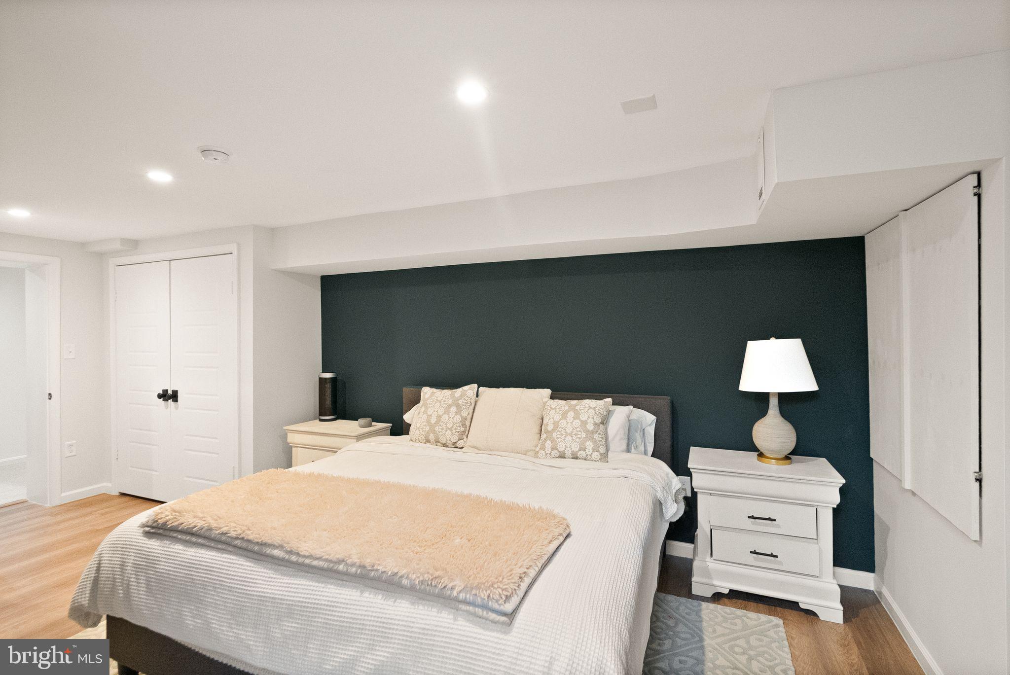 BRADDOCK MANOR - Residential