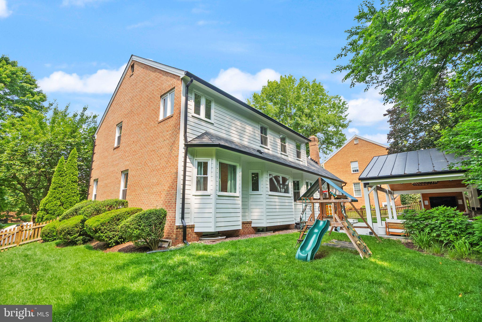 BRADDOCK MANOR - Residential