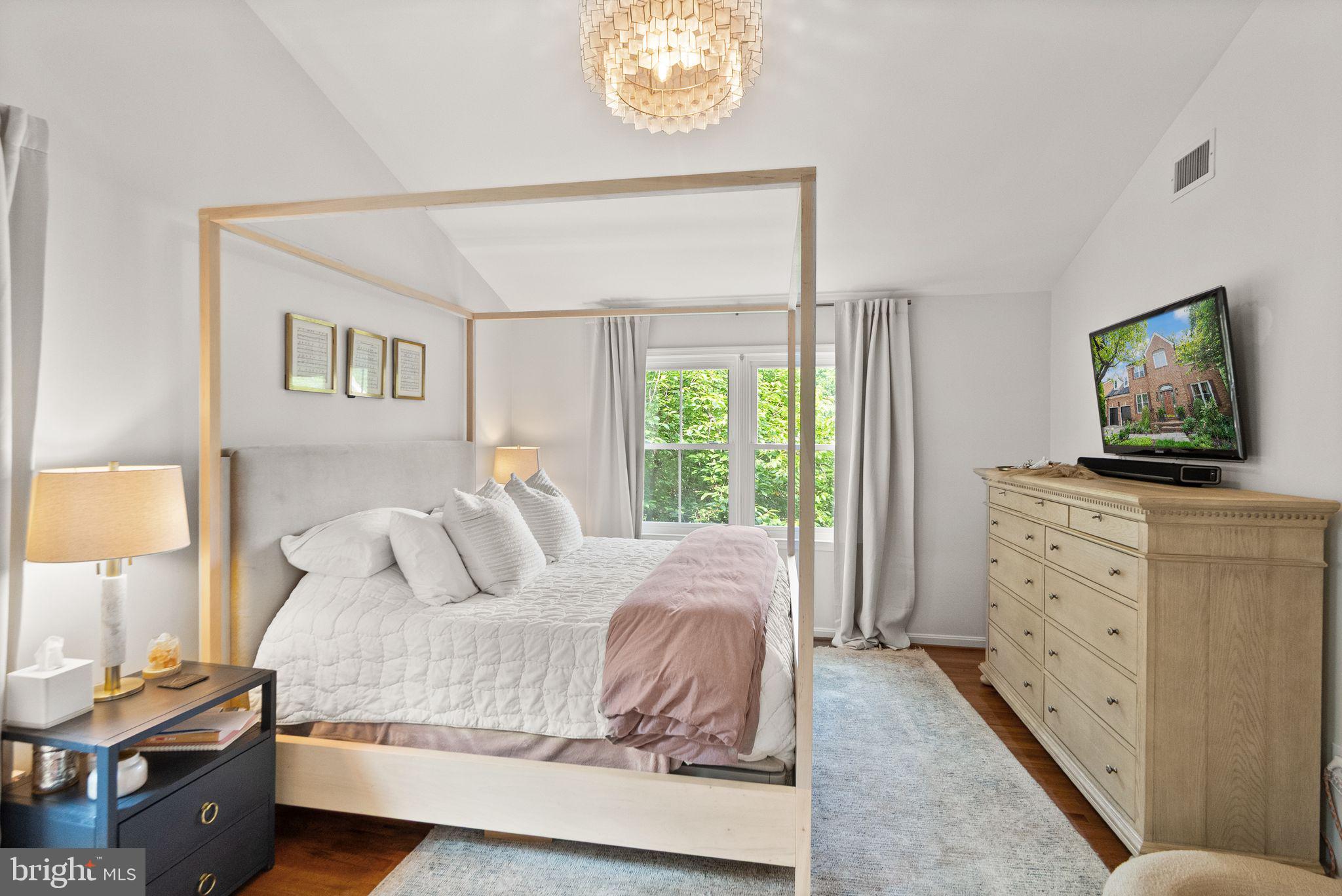 BRADDOCK MANOR - Residential