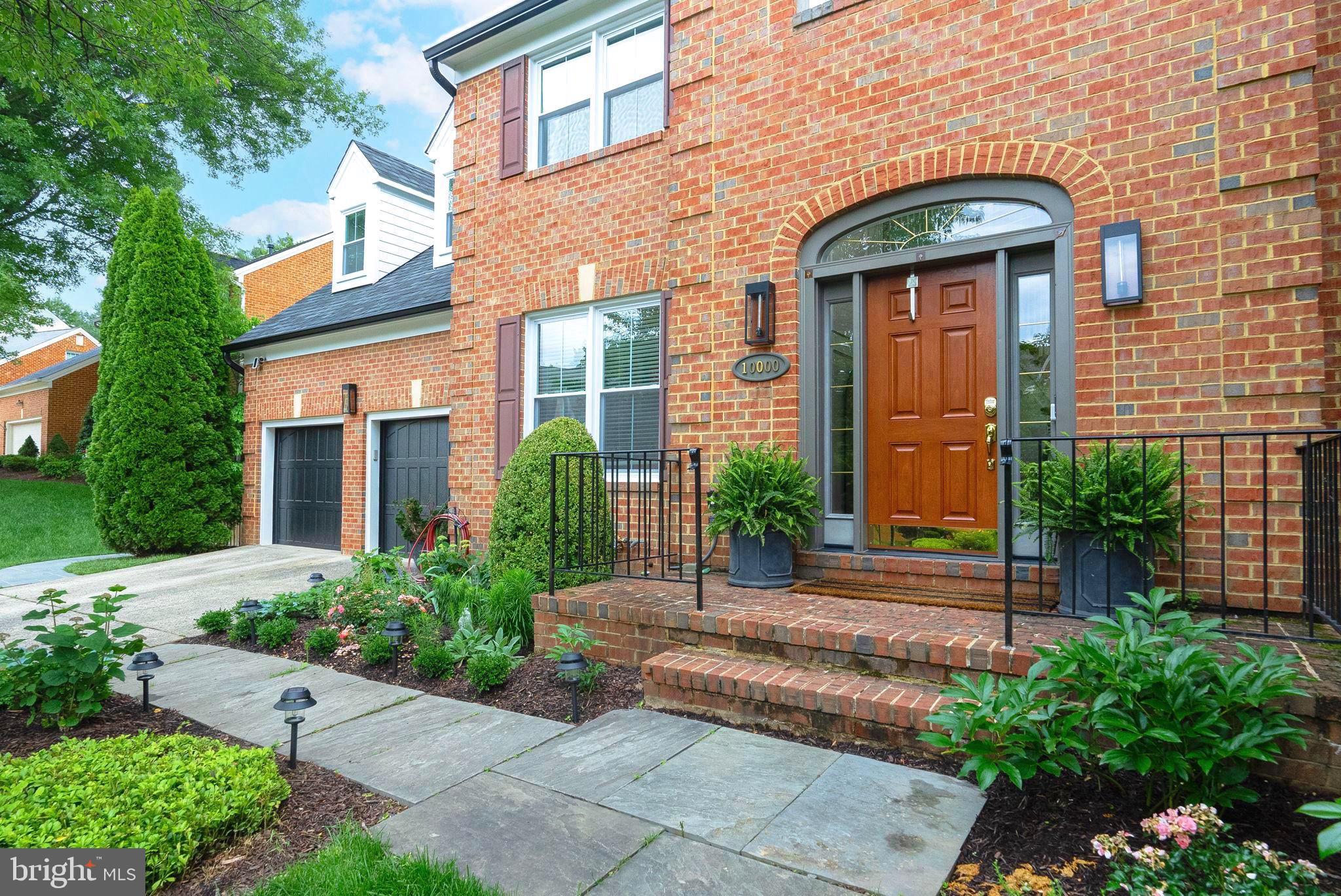 10000 MANOR PLACE