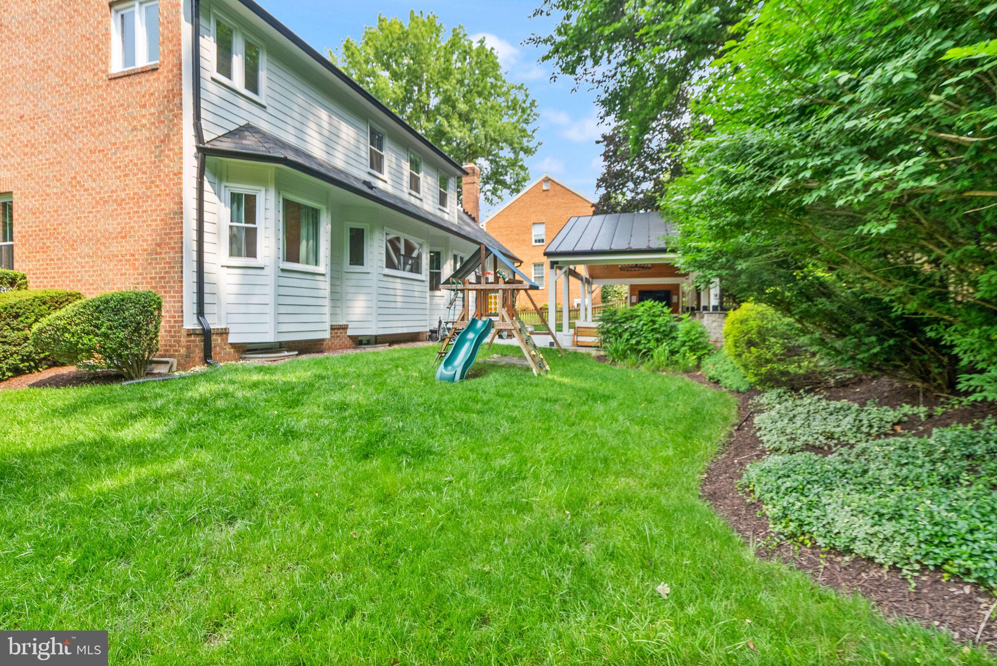 BRADDOCK MANOR - Residential