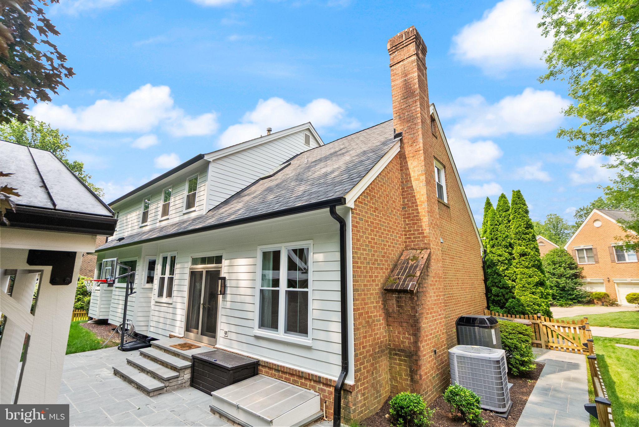 BRADDOCK MANOR - Residential