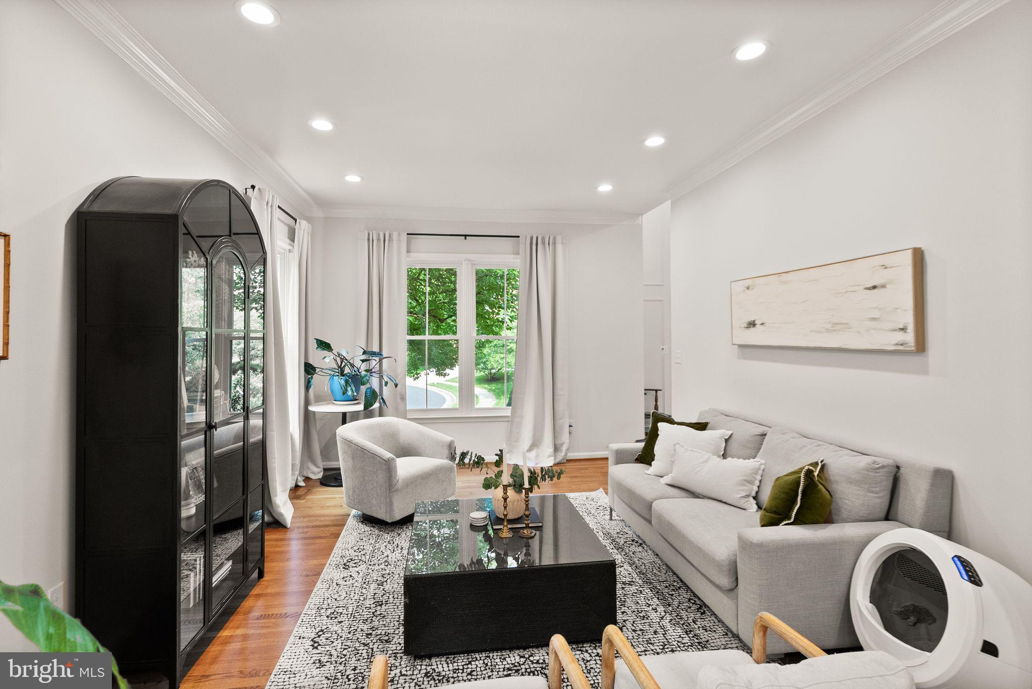 BRADDOCK MANOR - Residential