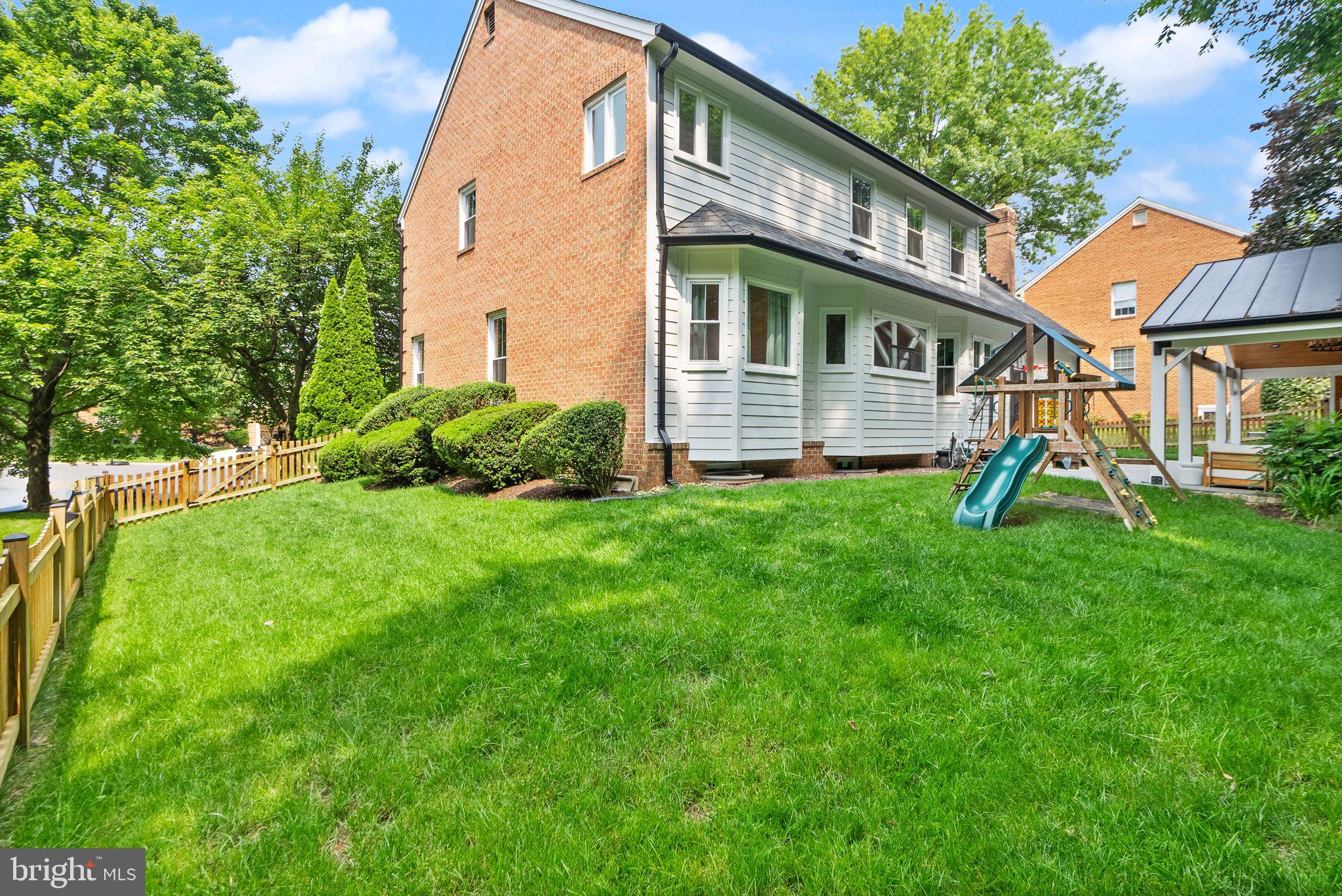 BRADDOCK MANOR - Residential