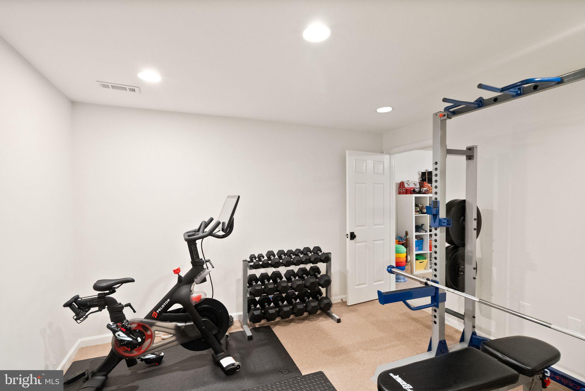 BRADDOCK MANOR - Residential