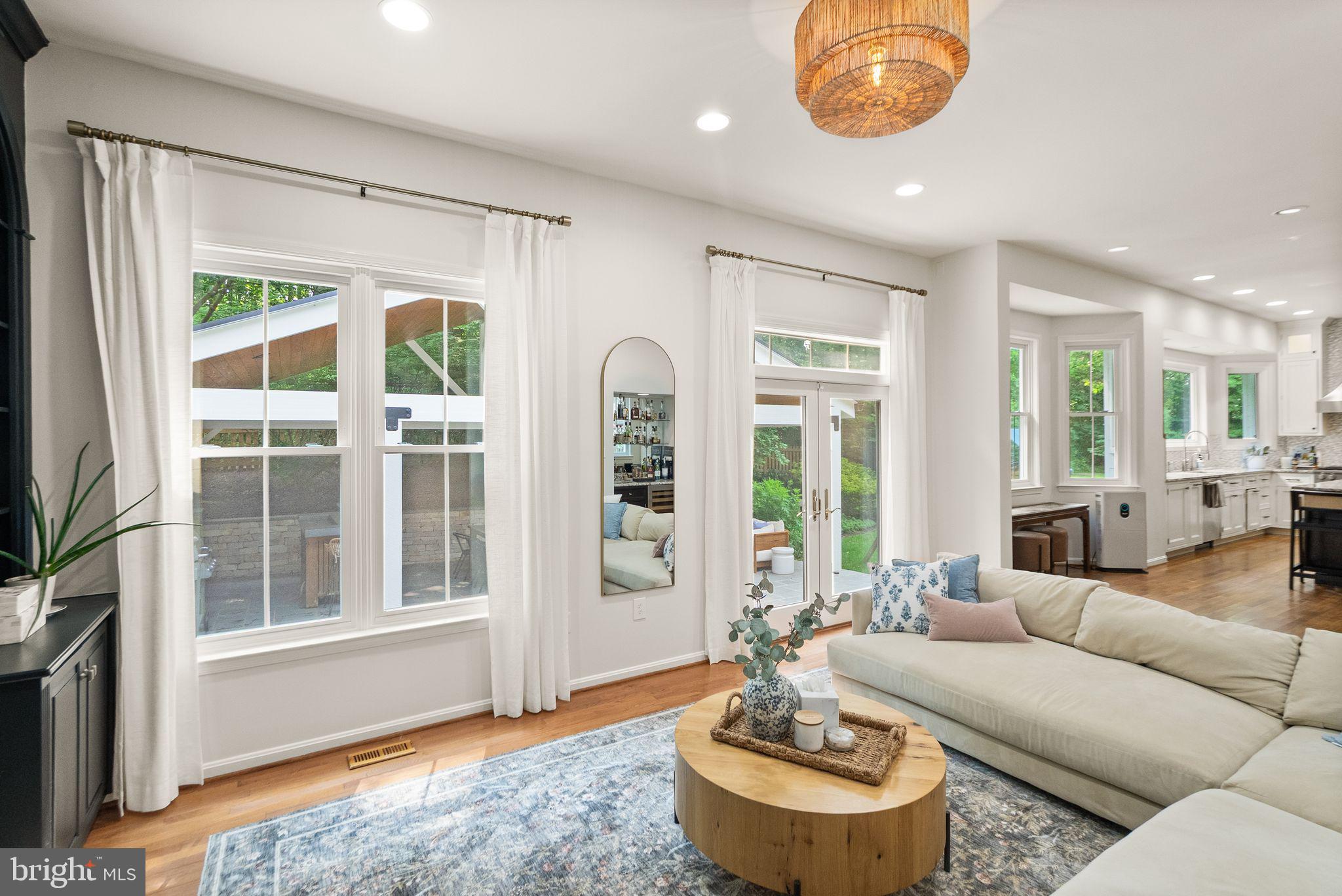 BRADDOCK MANOR - Residential