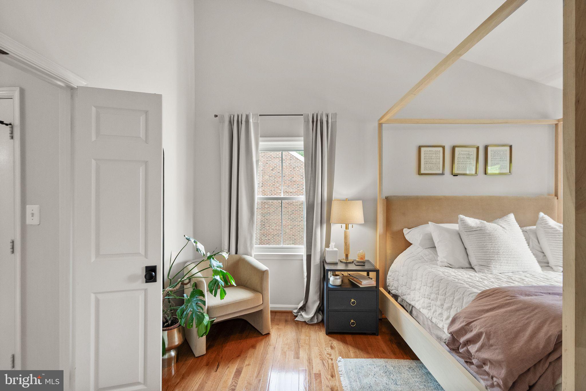 BRADDOCK MANOR - Residential