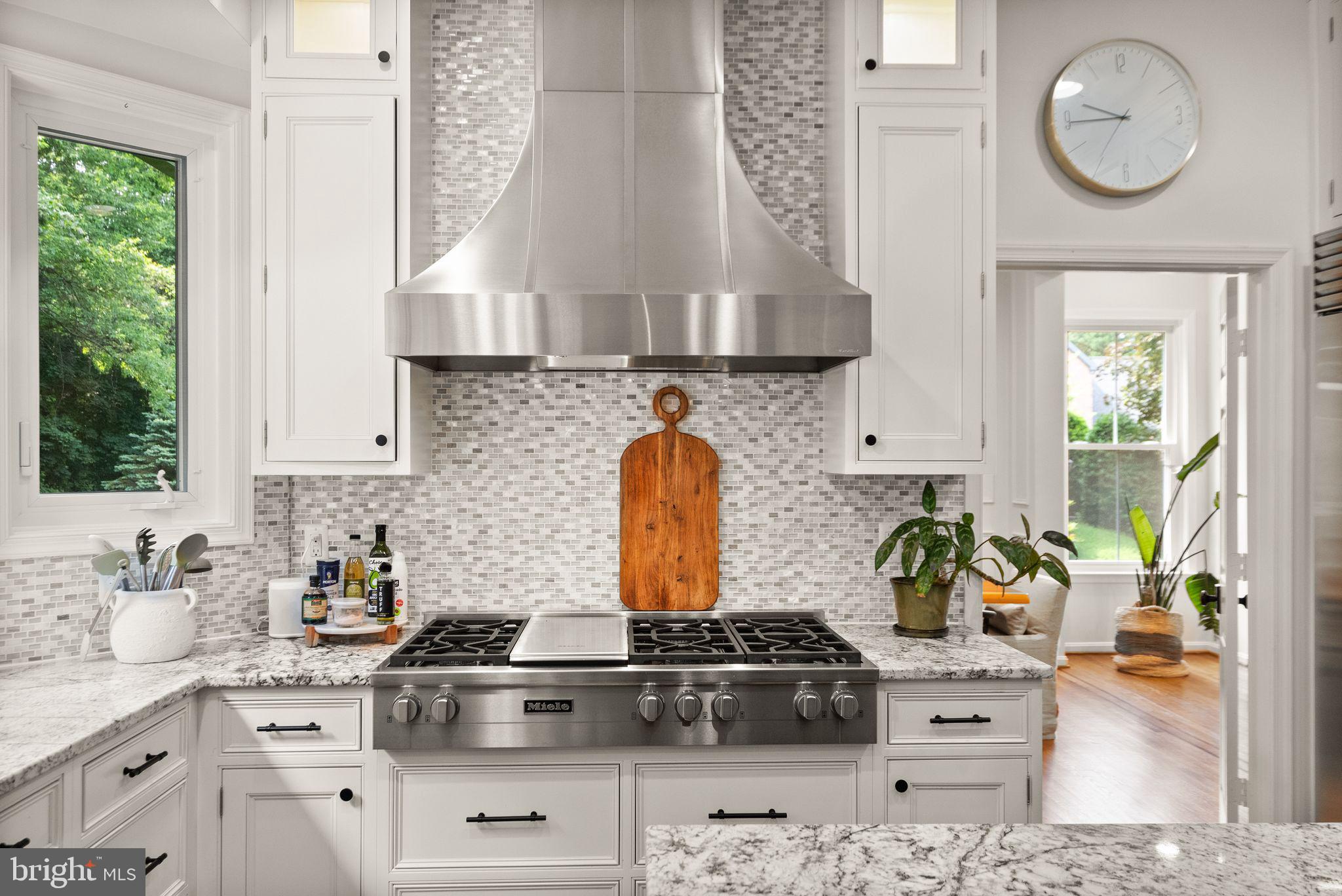 BRADDOCK MANOR - Residential