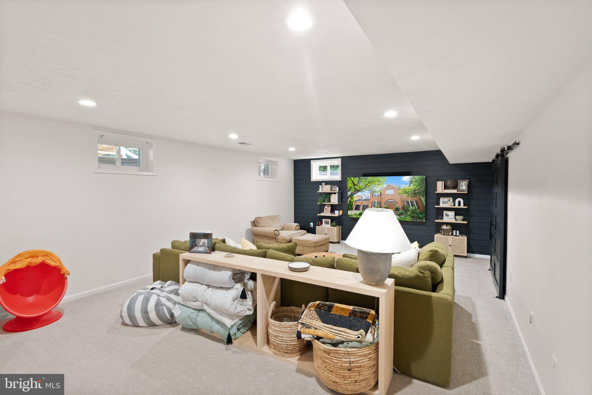 BRADDOCK MANOR - Residential