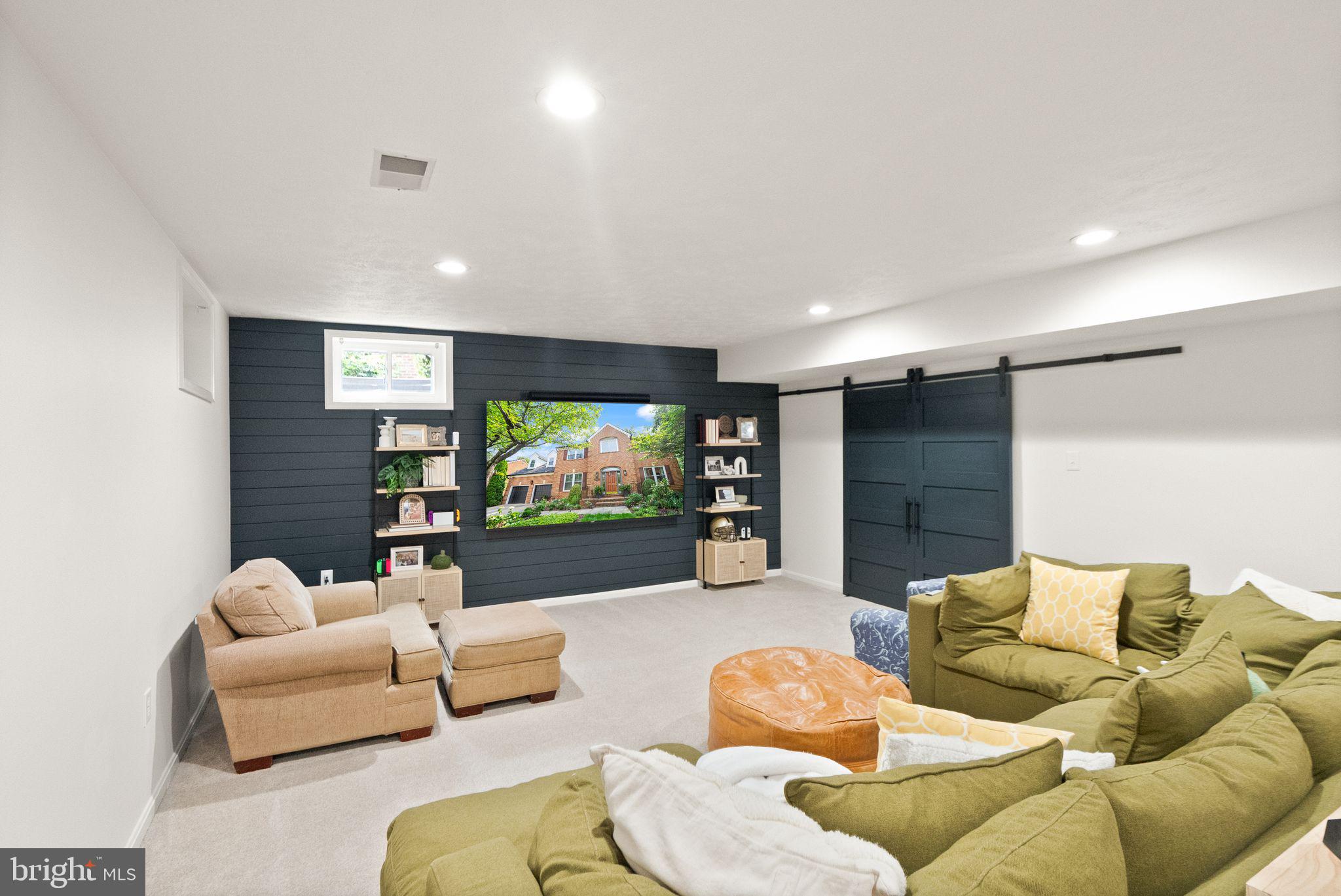 BRADDOCK MANOR - Residential