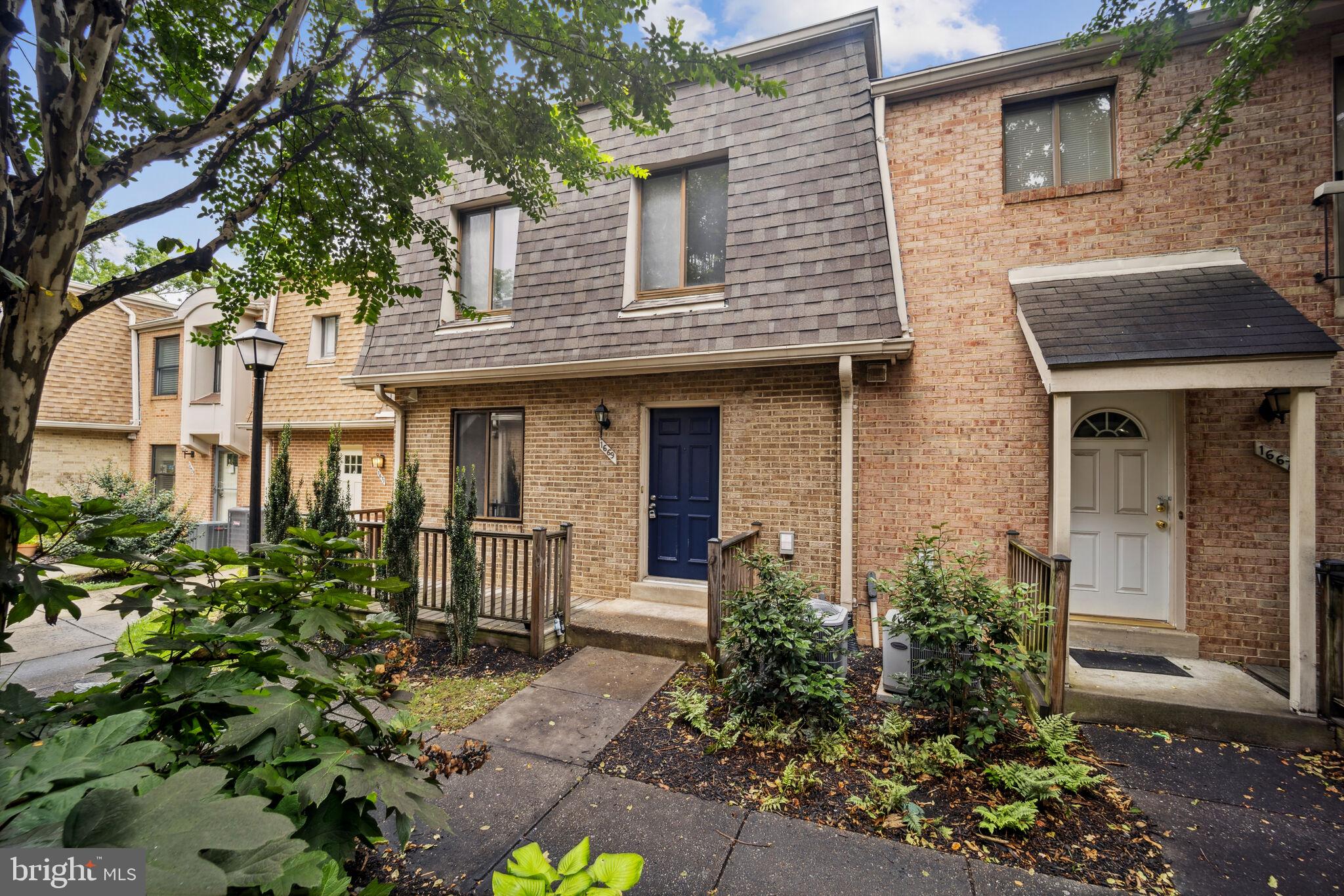 TERRACE TOWNHOME - Residential
