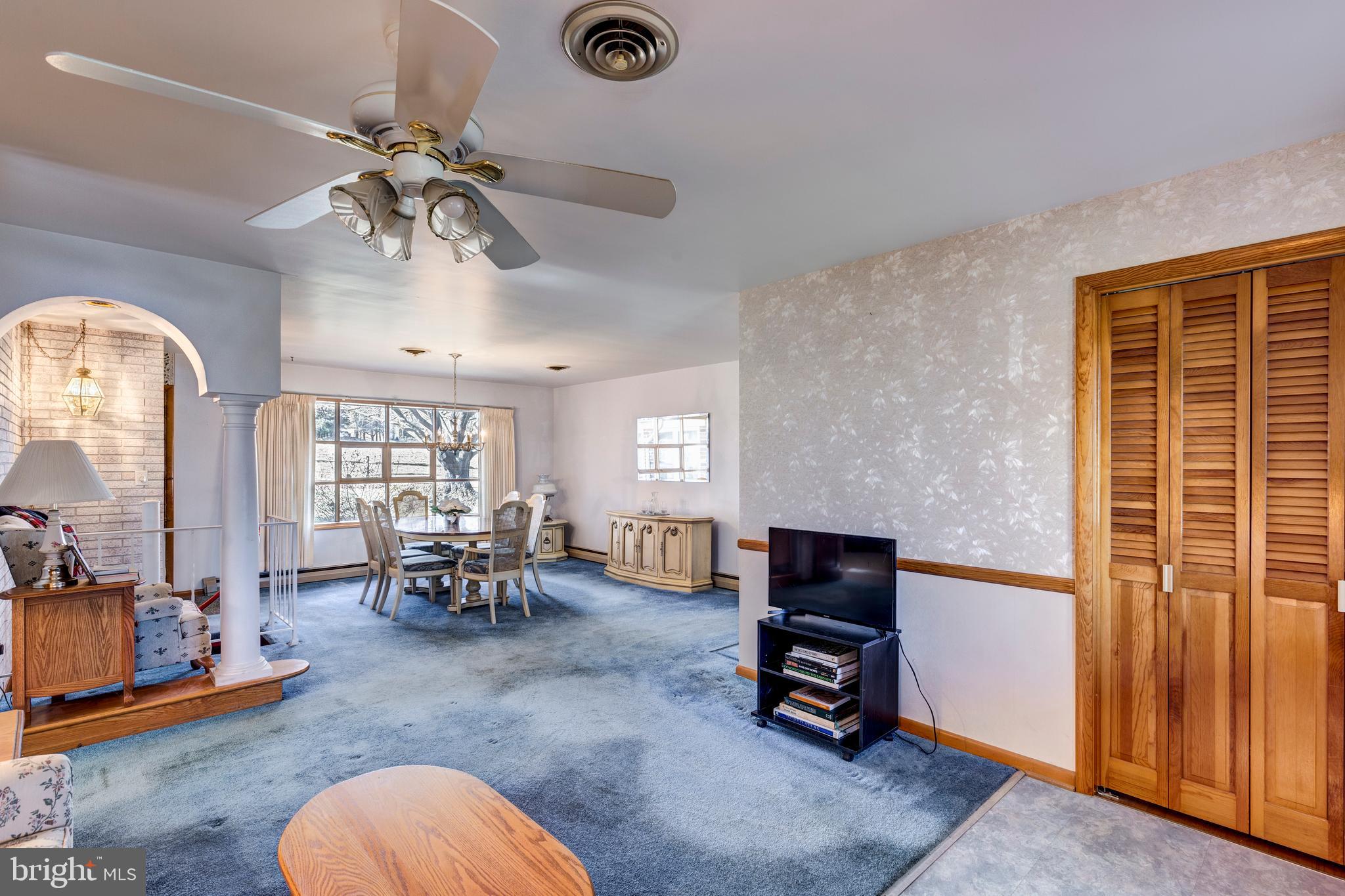 EAZEE ACRES - Residential