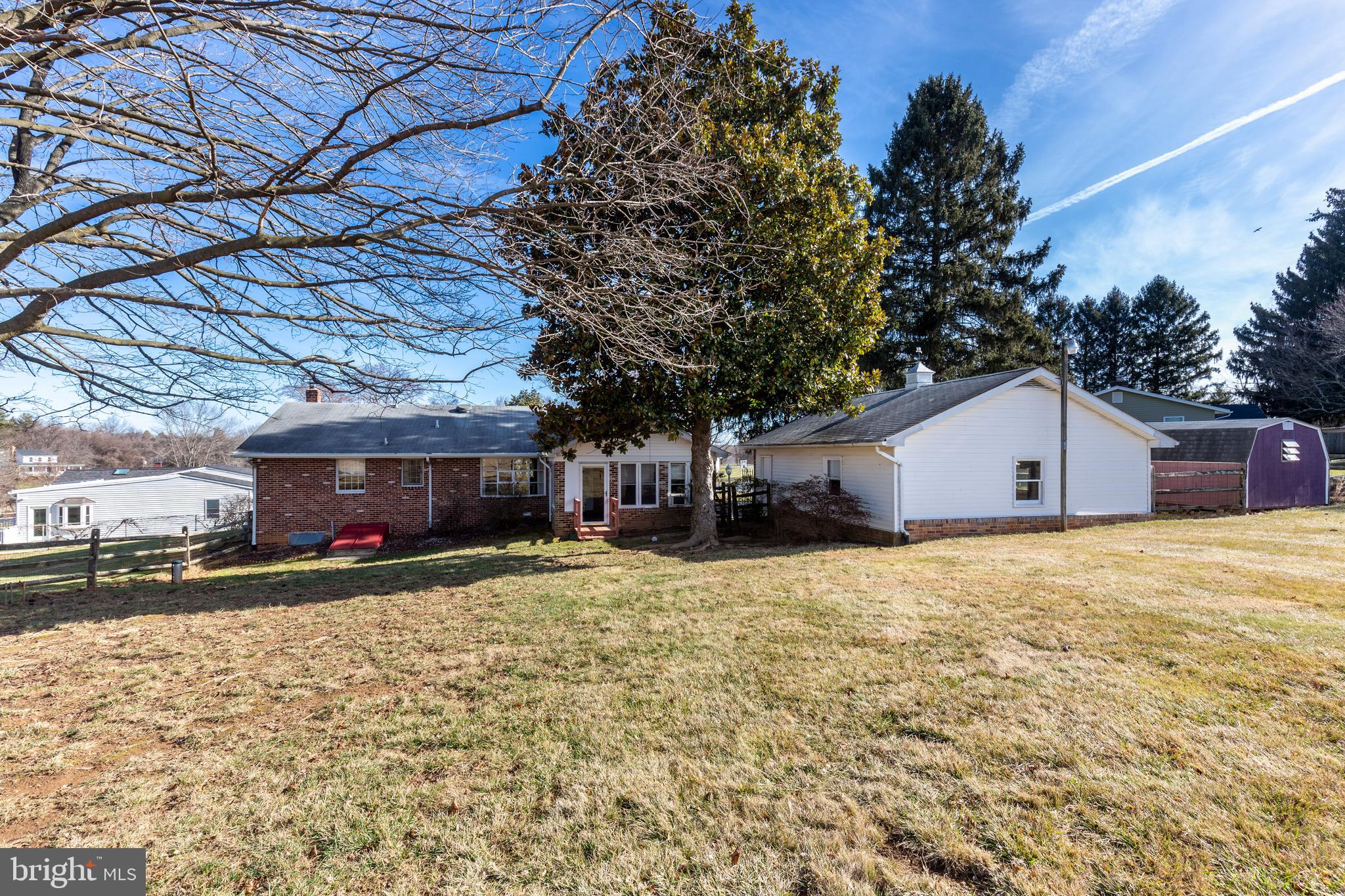 EAZEE ACRES - Residential