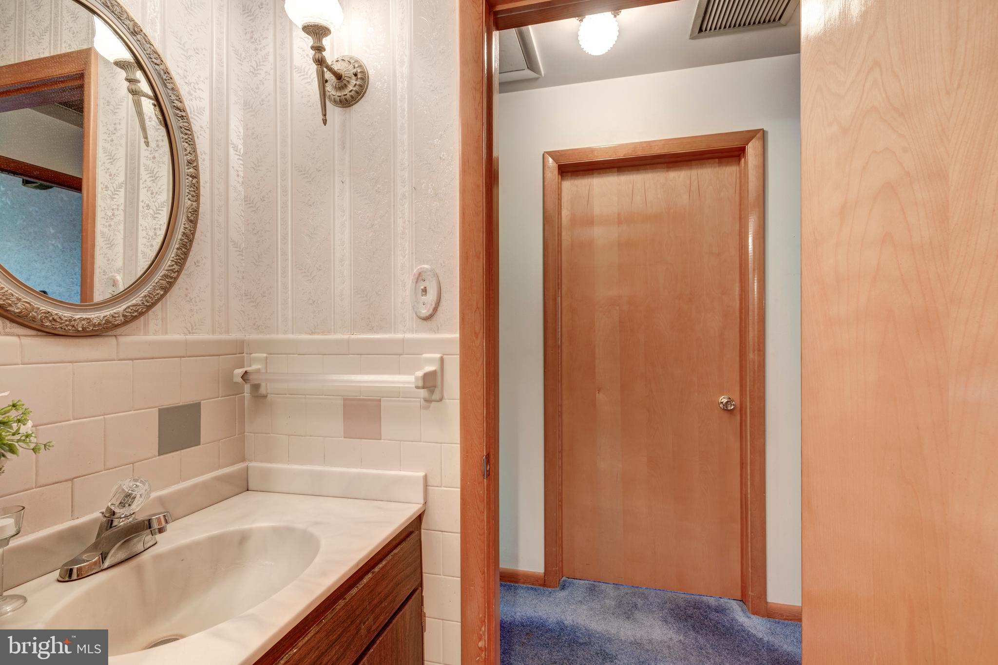 EAZEE ACRES - Residential