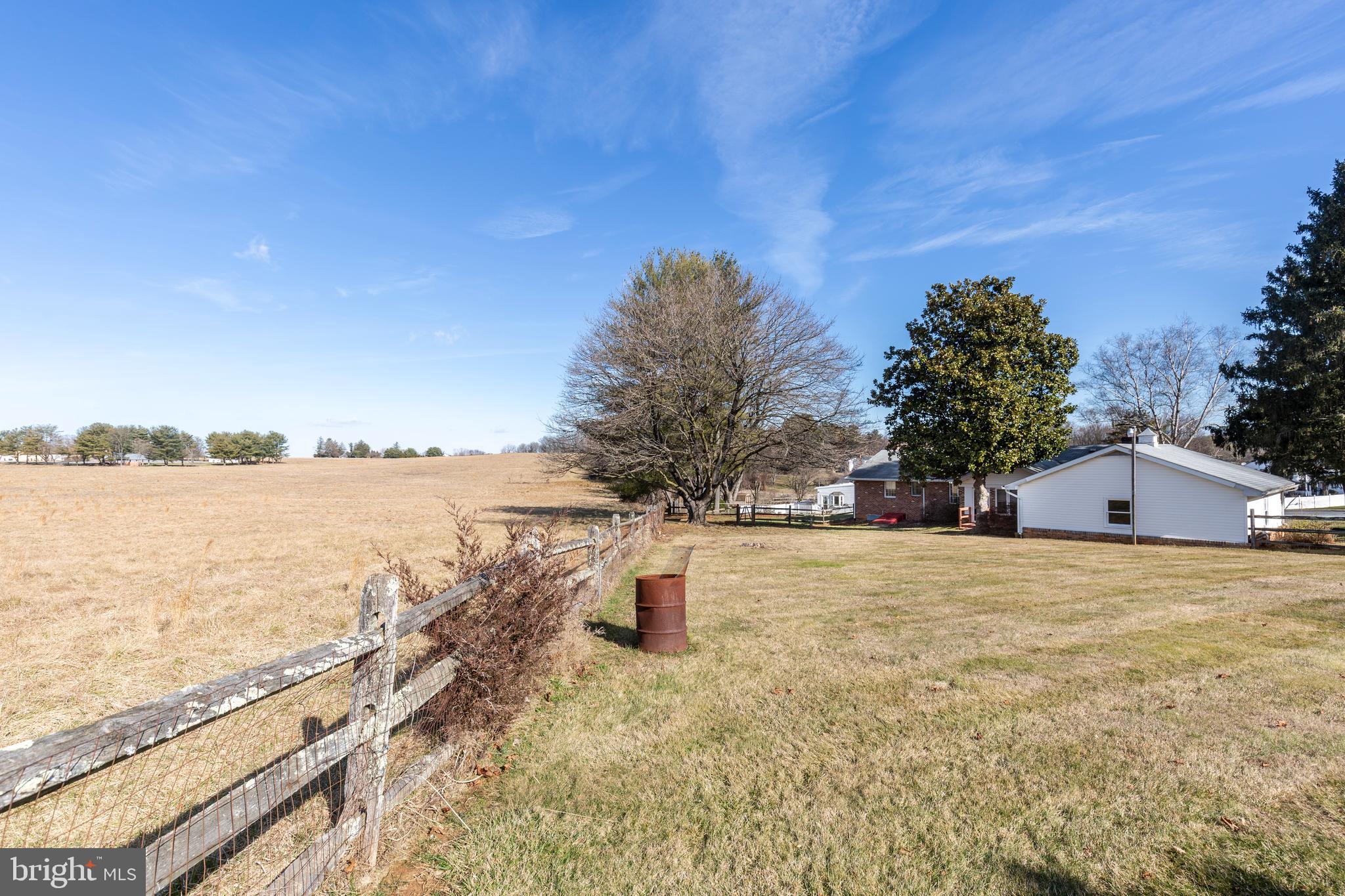 EAZEE ACRES - Residential