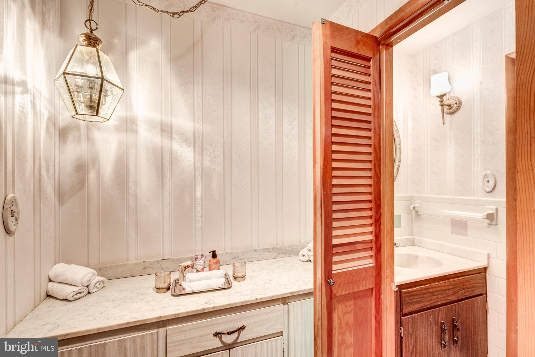 EAZEE ACRES - Residential