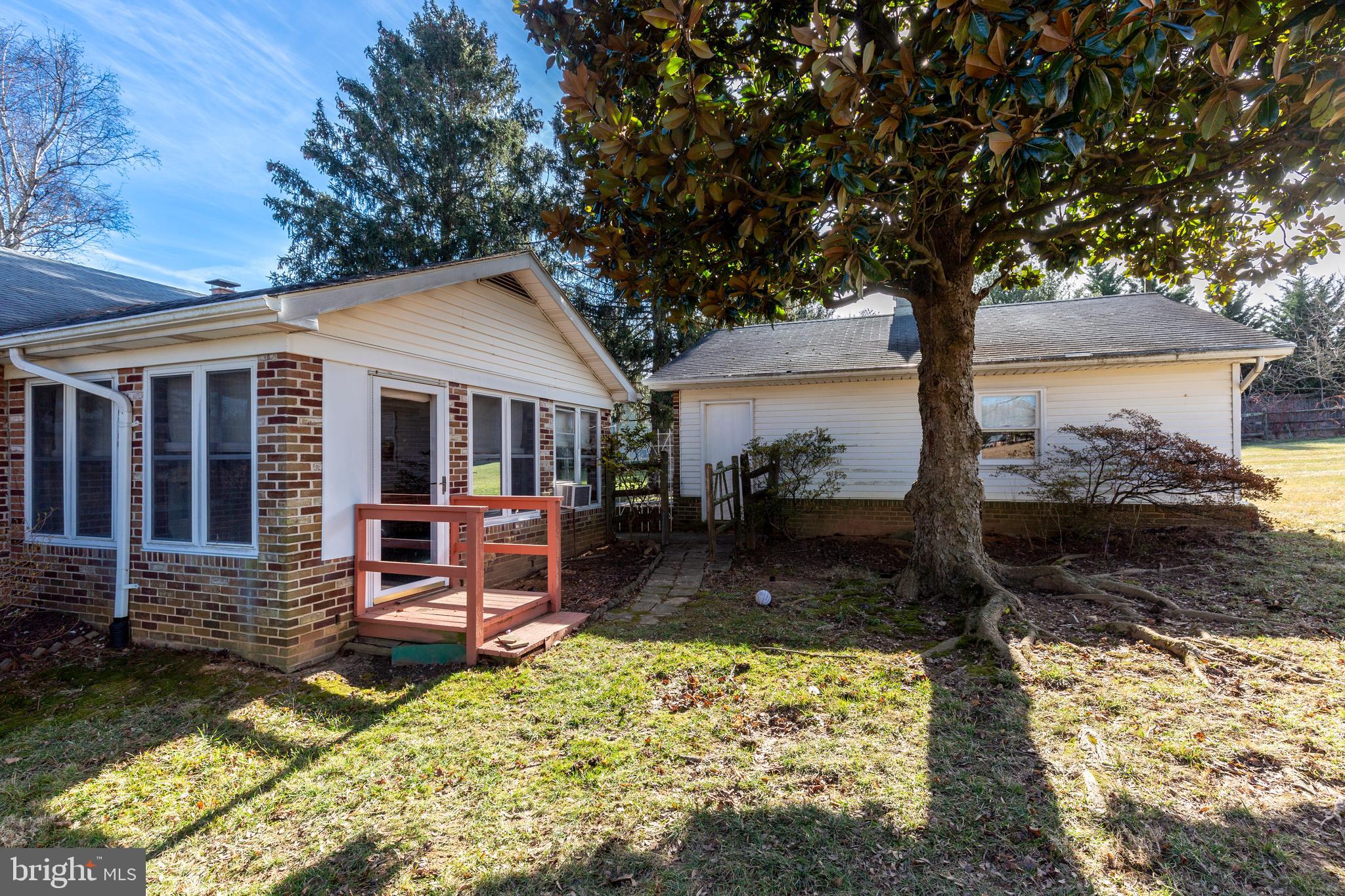 EAZEE ACRES - Residential