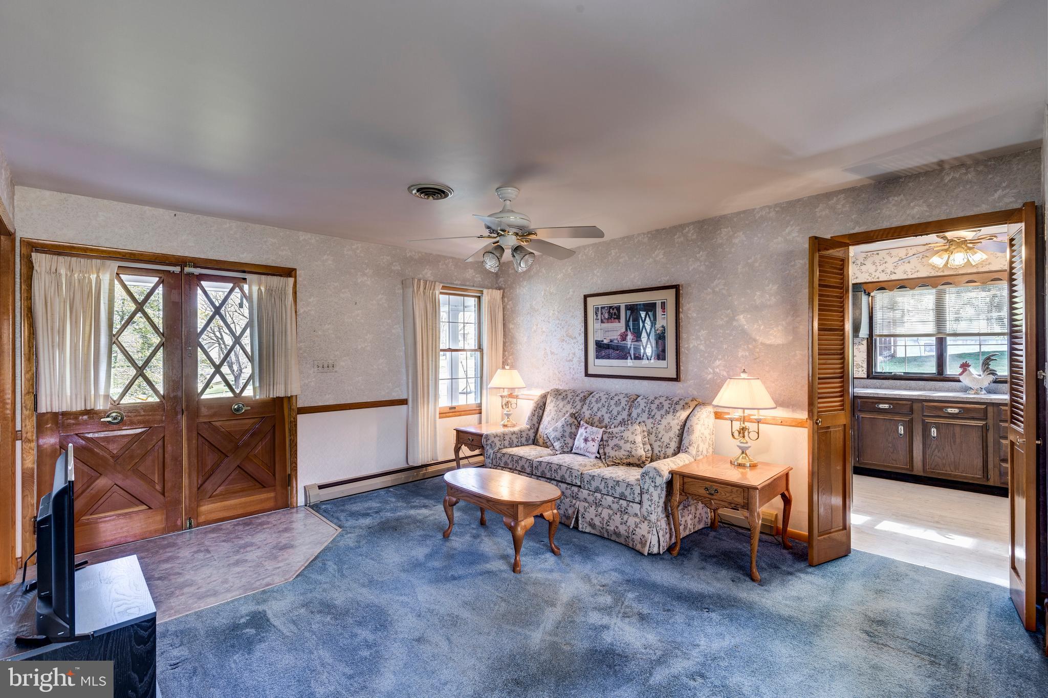 EAZEE ACRES - Residential