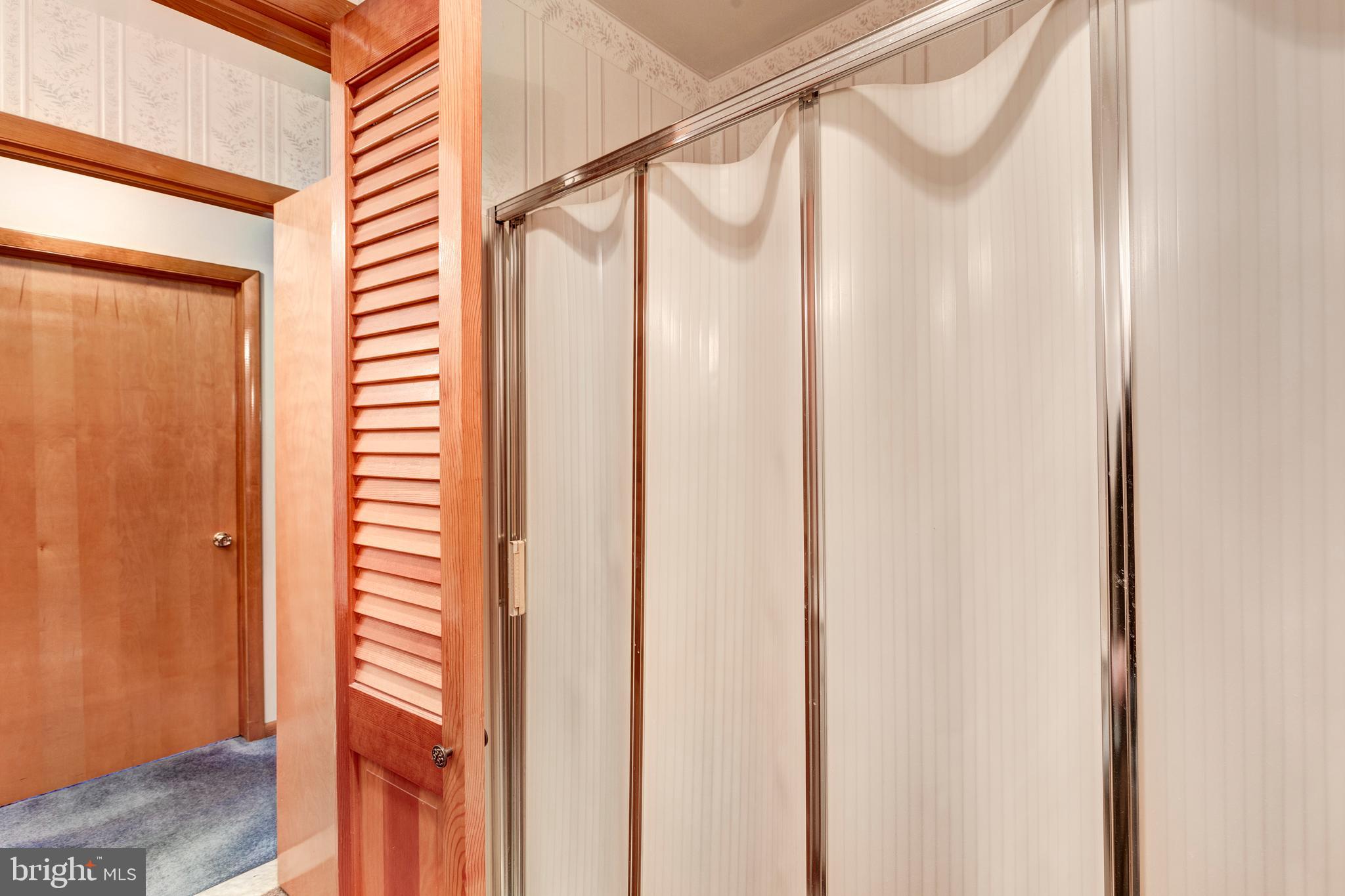 EAZEE ACRES - Residential