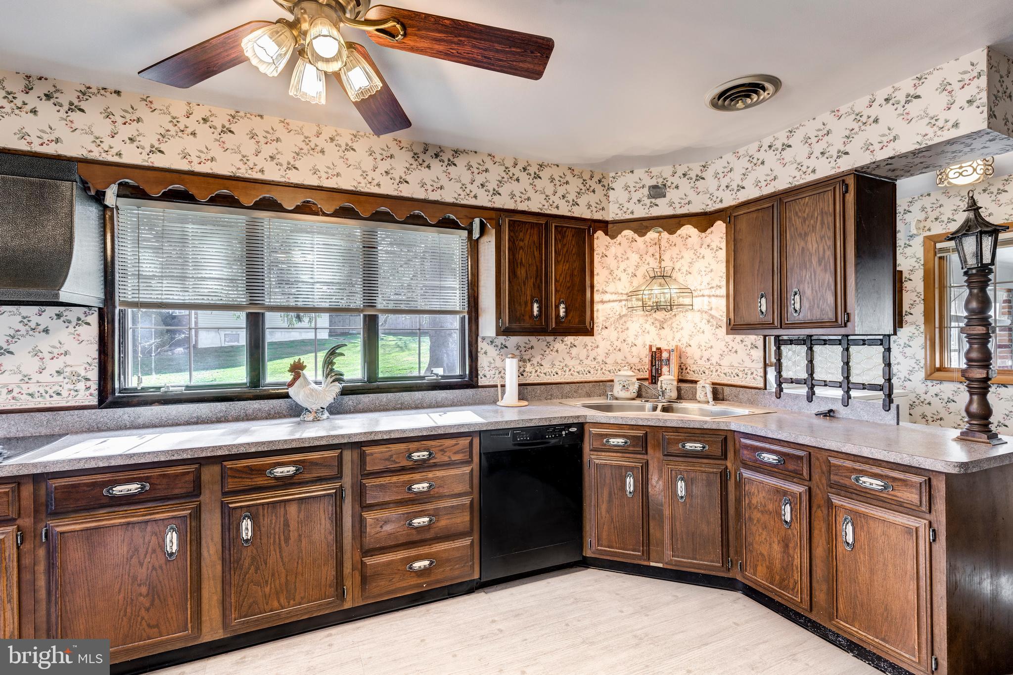 EAZEE ACRES - Residential