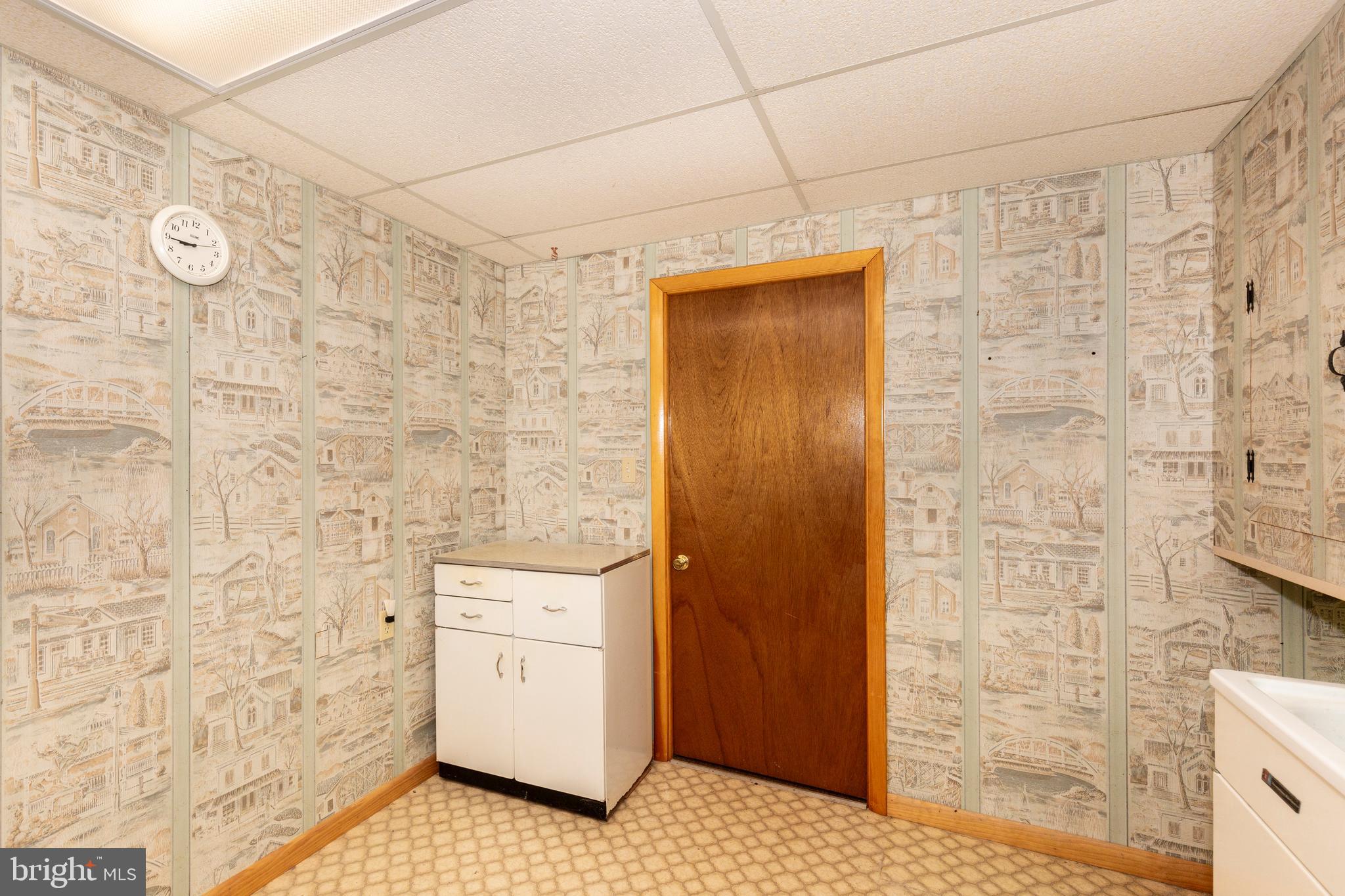 EAZEE ACRES - Residential